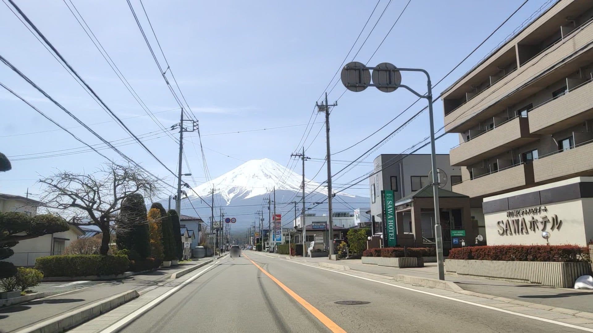 Street view near 河口湖ビジネス&リゾート SAWAホテル, Narusawa — © drivephotograph (CC BY-SA · Mapillary)