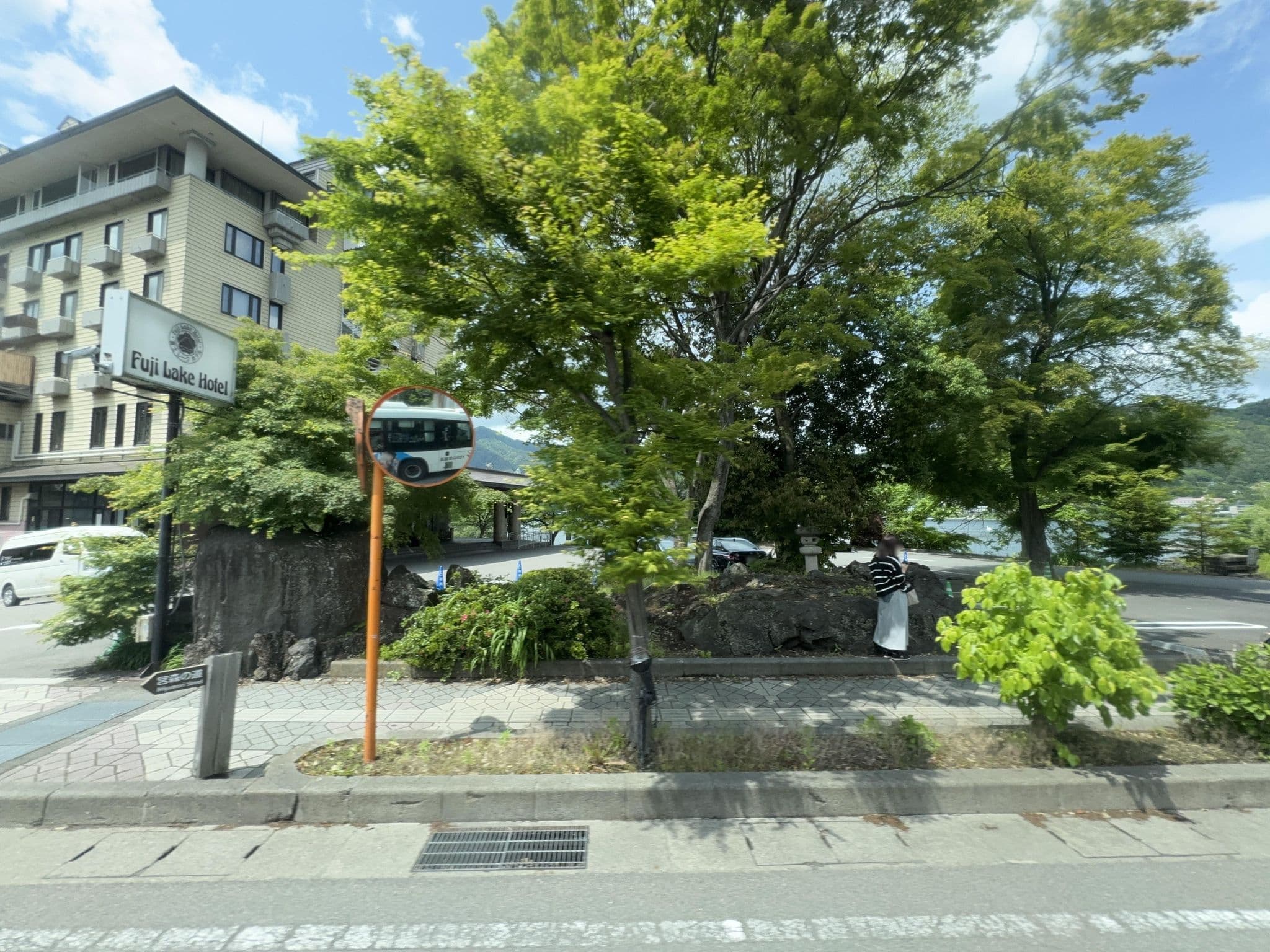 Street view near 一富士荘, Narusawa — © quickness805 (CC BY-SA · Mapillary)