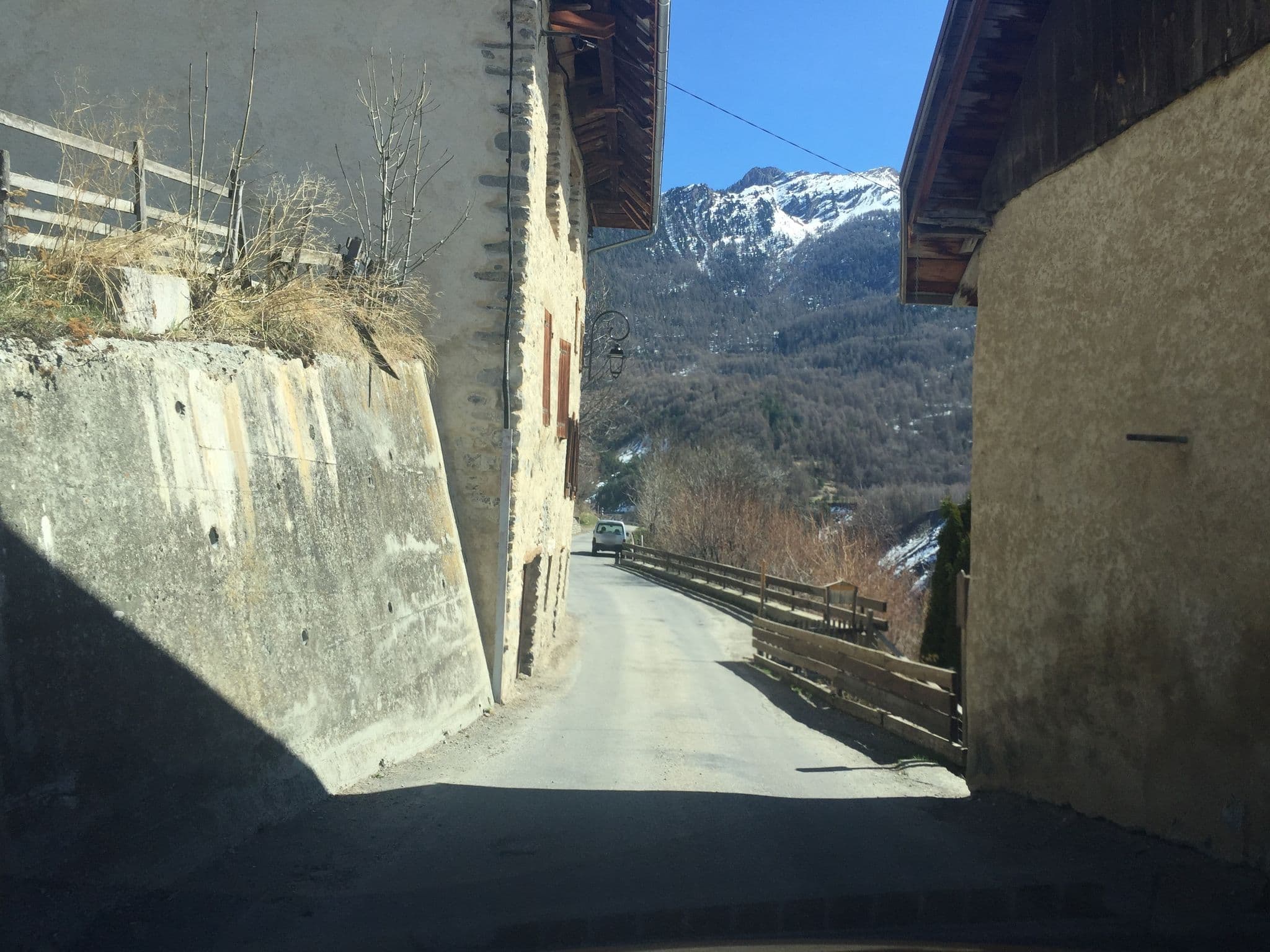 Street view near Gite d'étape Le Jas de la Viera, Embrun — © zimmy (CC BY-SA · Mapillary)
