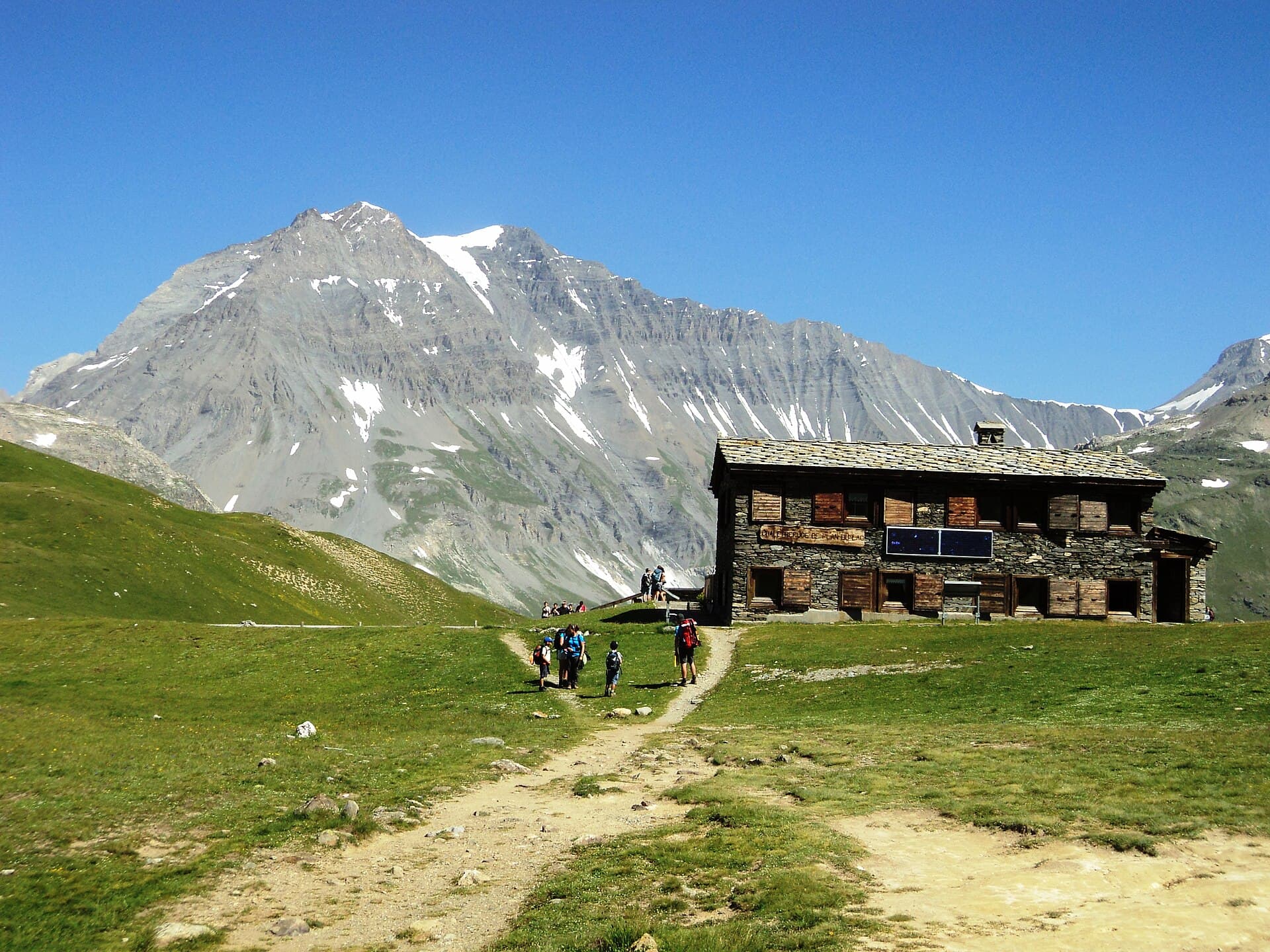 Refuge du Plan du Lac (via Wikimedia Commons, CC BY-SA 3.0)