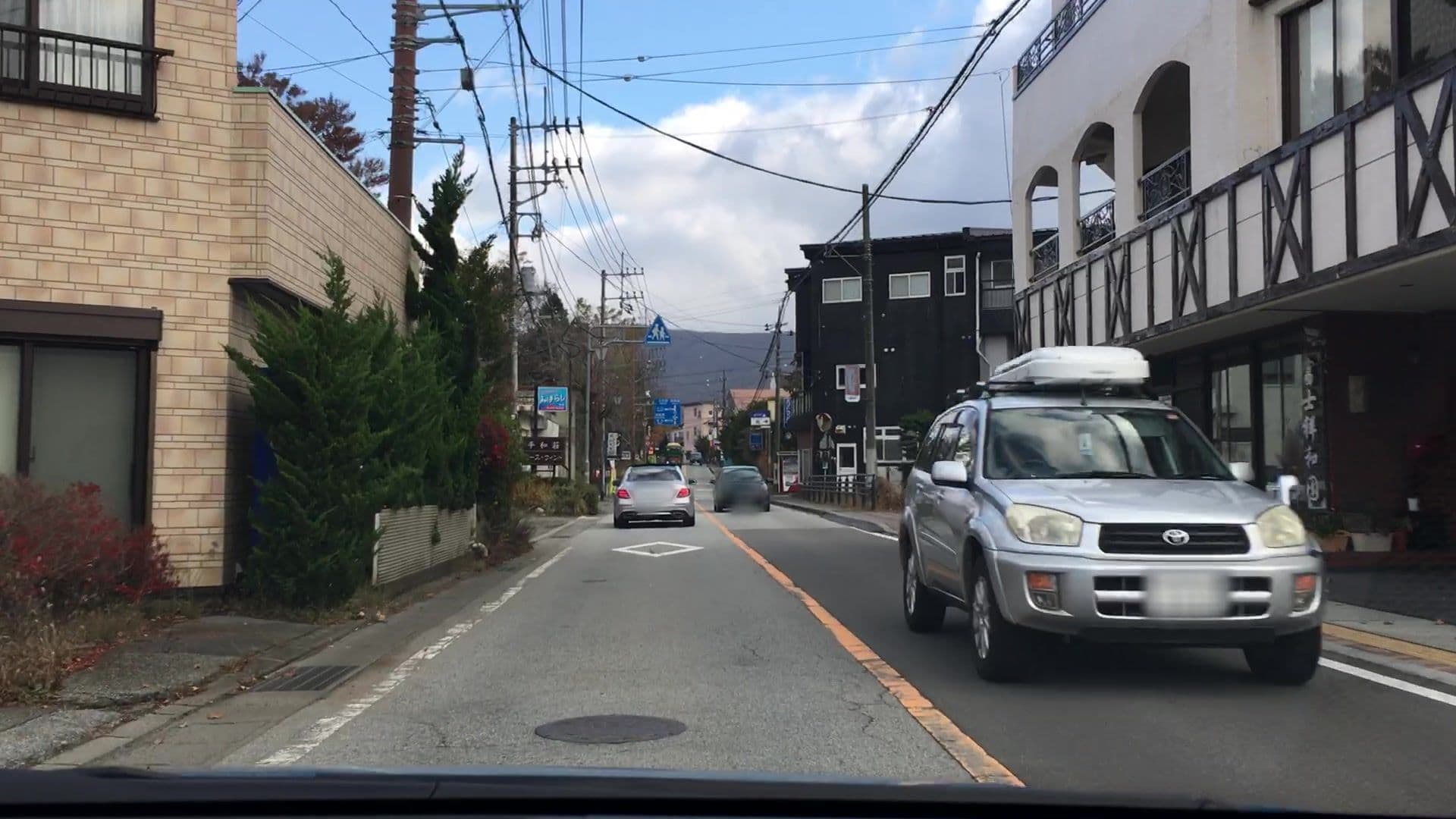Street view near 平和荘, Oshino — © lvl5 (CC BY-SA · Mapillary)