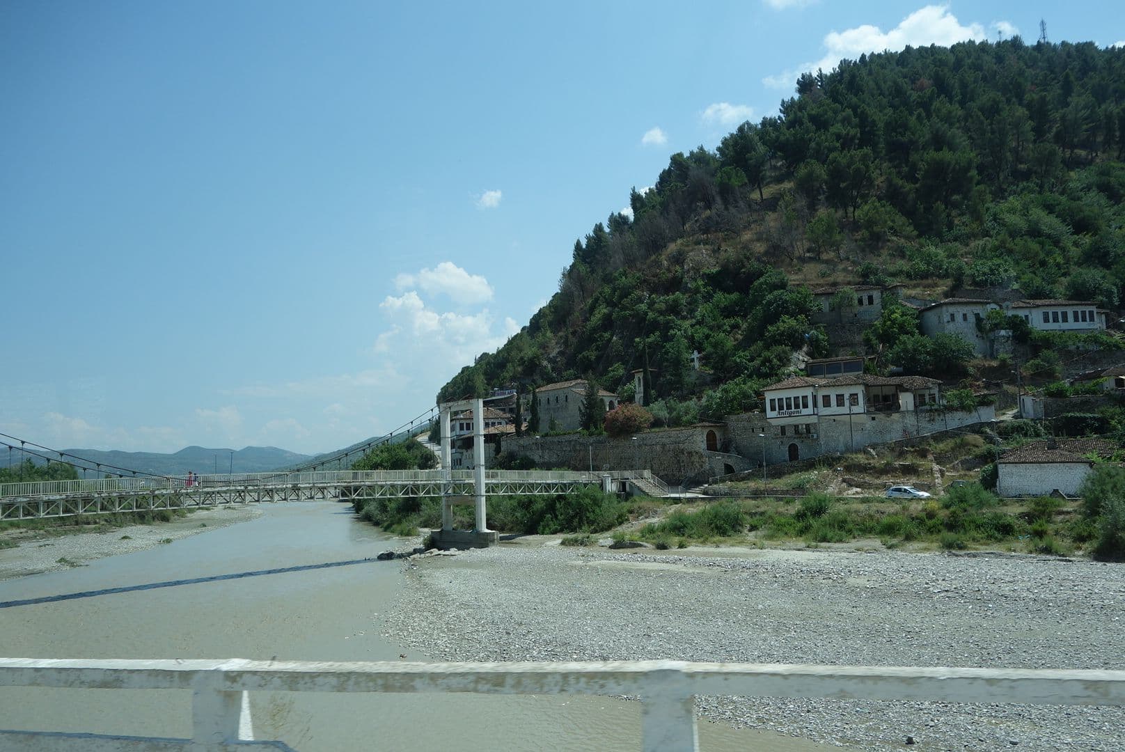 Street view near White House, Berat — © malenki (CC BY-SA · Mapillary)