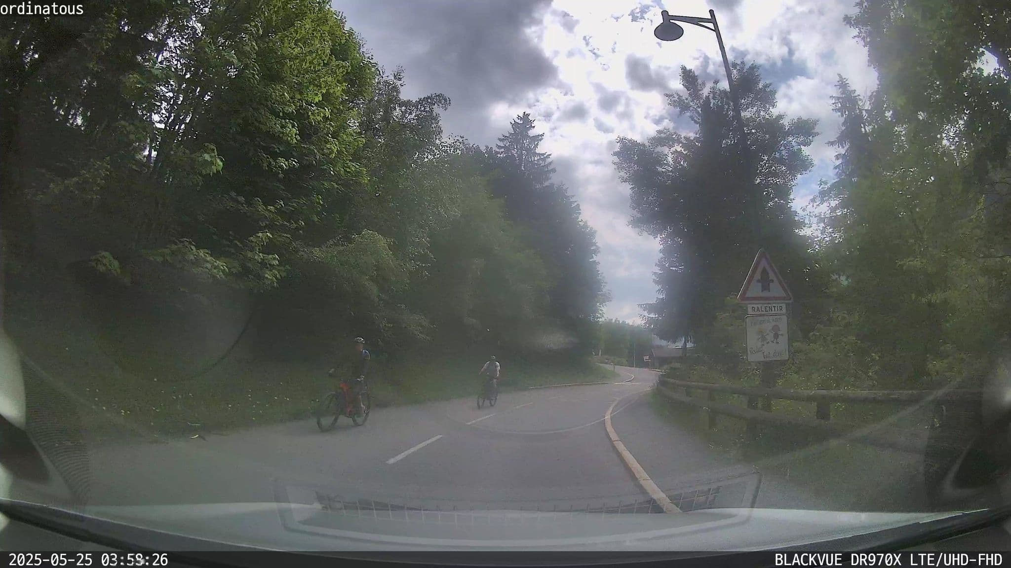 Street view near Auberge de jeunesse de Chamonix, Chamonix-Mont-Blanc — © ordinatous (CC BY-SA · Mapillary)