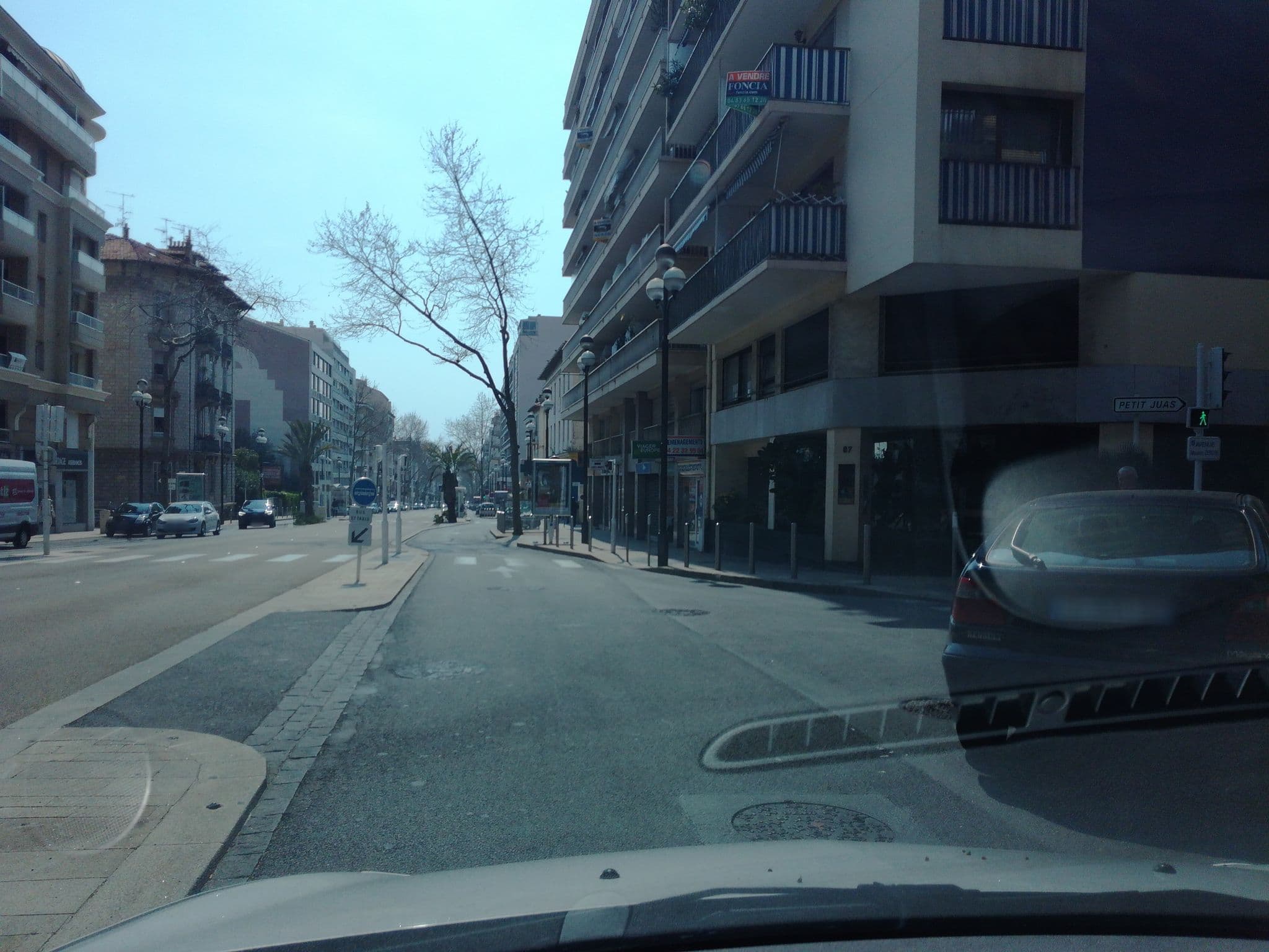 Street view near Amarante, Cannes — © baptistemm (CC BY-SA · Mapillary)