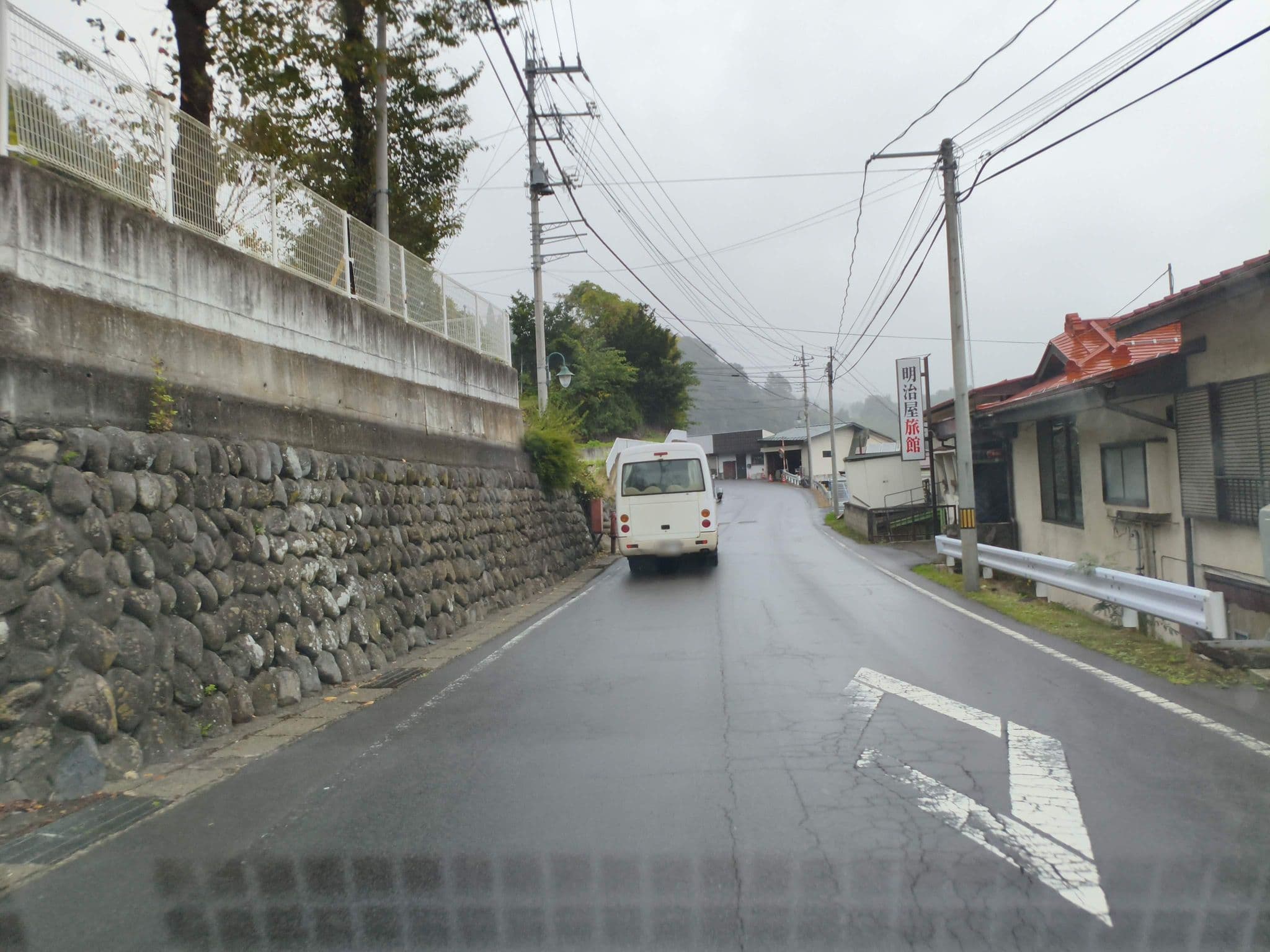 Street view near 明治屋旅館, Saikubo — © parond (CC BY-SA · Mapillary)