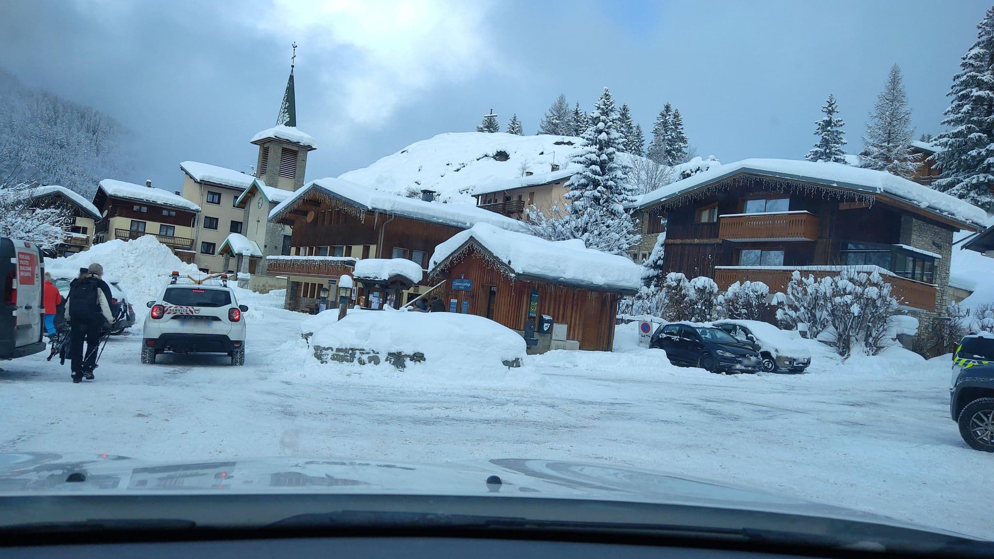 Street view near Igesa, Courchevel — © MatthieuF4FNE (CC BY-SA · Mapillary)