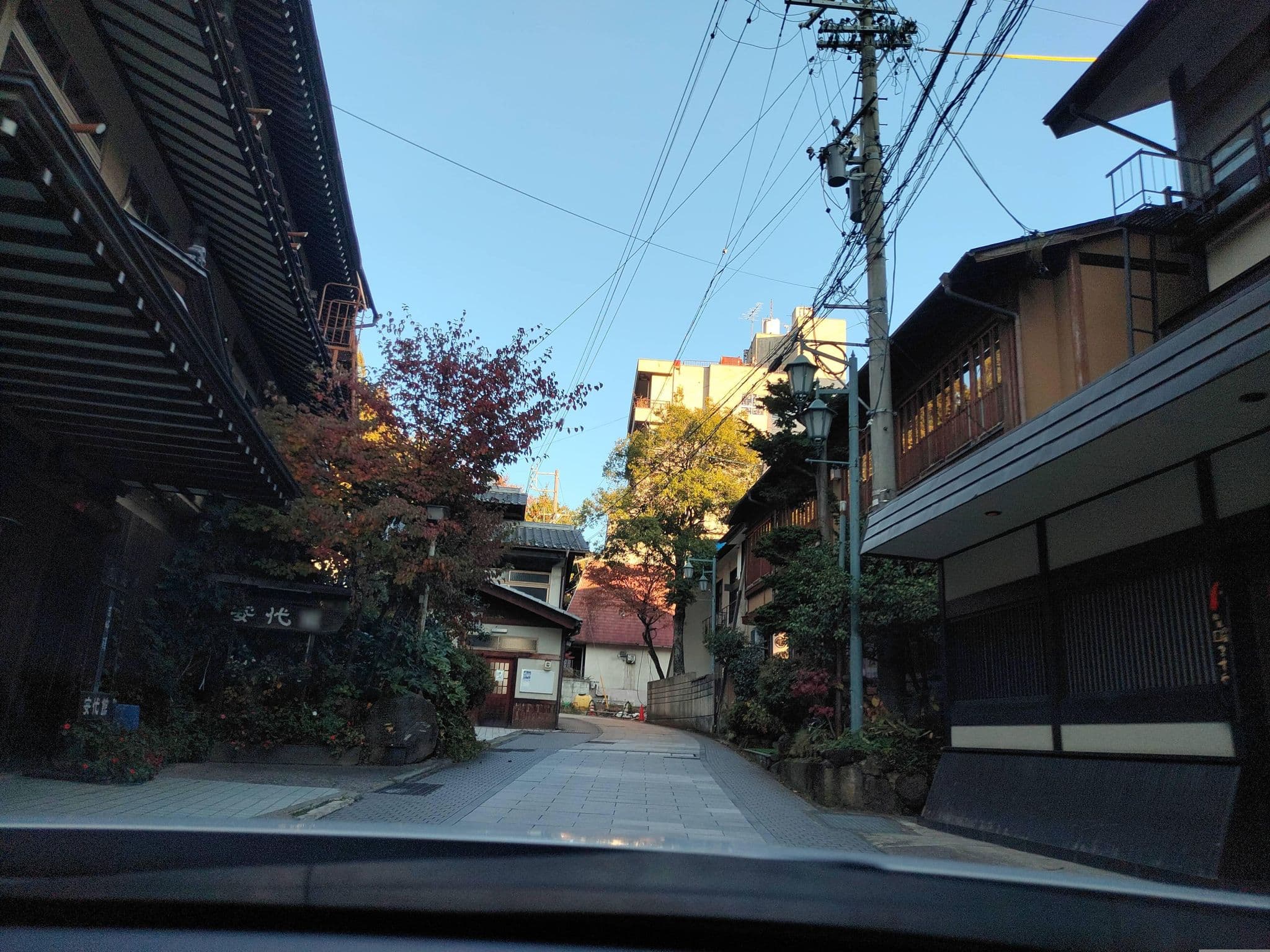Street view near 塵表閣, Nakayama — © komoronokaze (CC BY-SA · Mapillary)