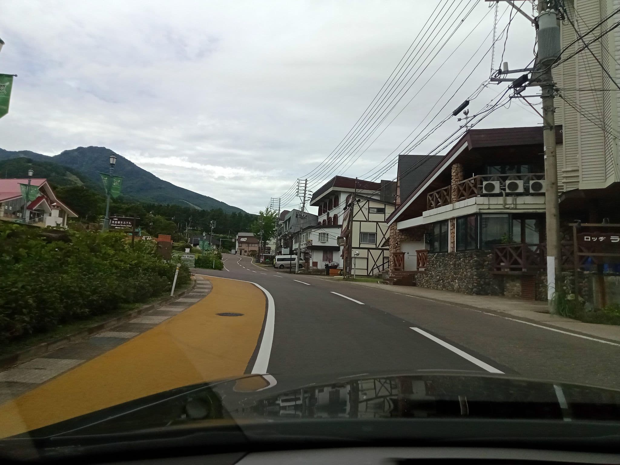 Street view near ロッヂライネ, Kashiwabara — © 22tk1984 (CC BY-SA · Mapillary)