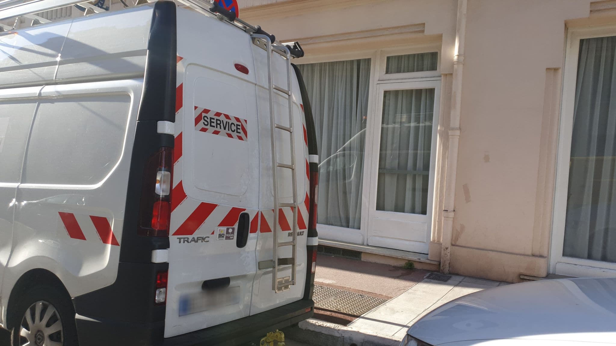 Street view near Riviera Collection, Nice — © flox (CC BY-SA · Mapillary)