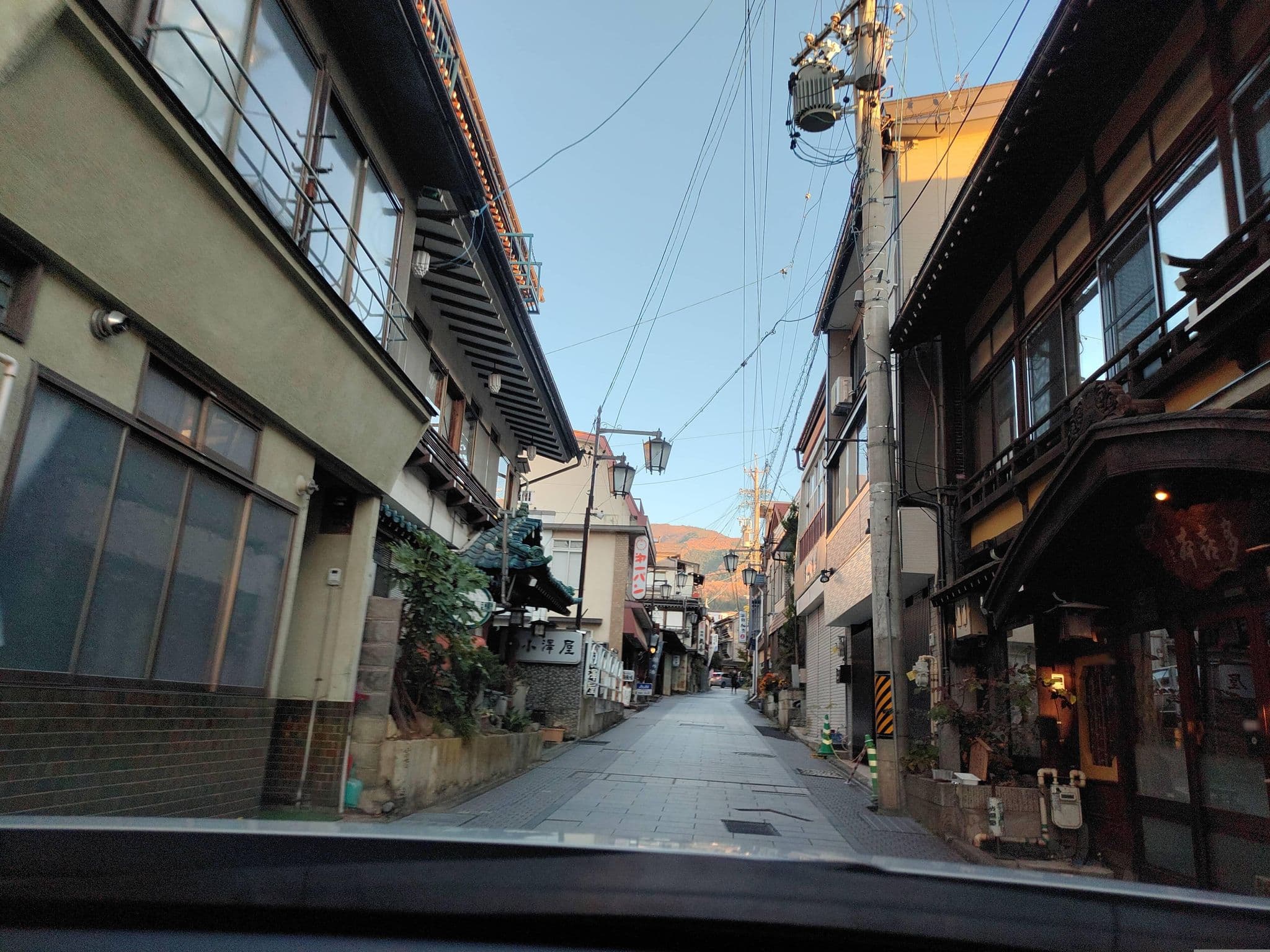 Street view near 御宿多喜本, Nakayama — © komoronokaze (CC BY-SA · Mapillary)