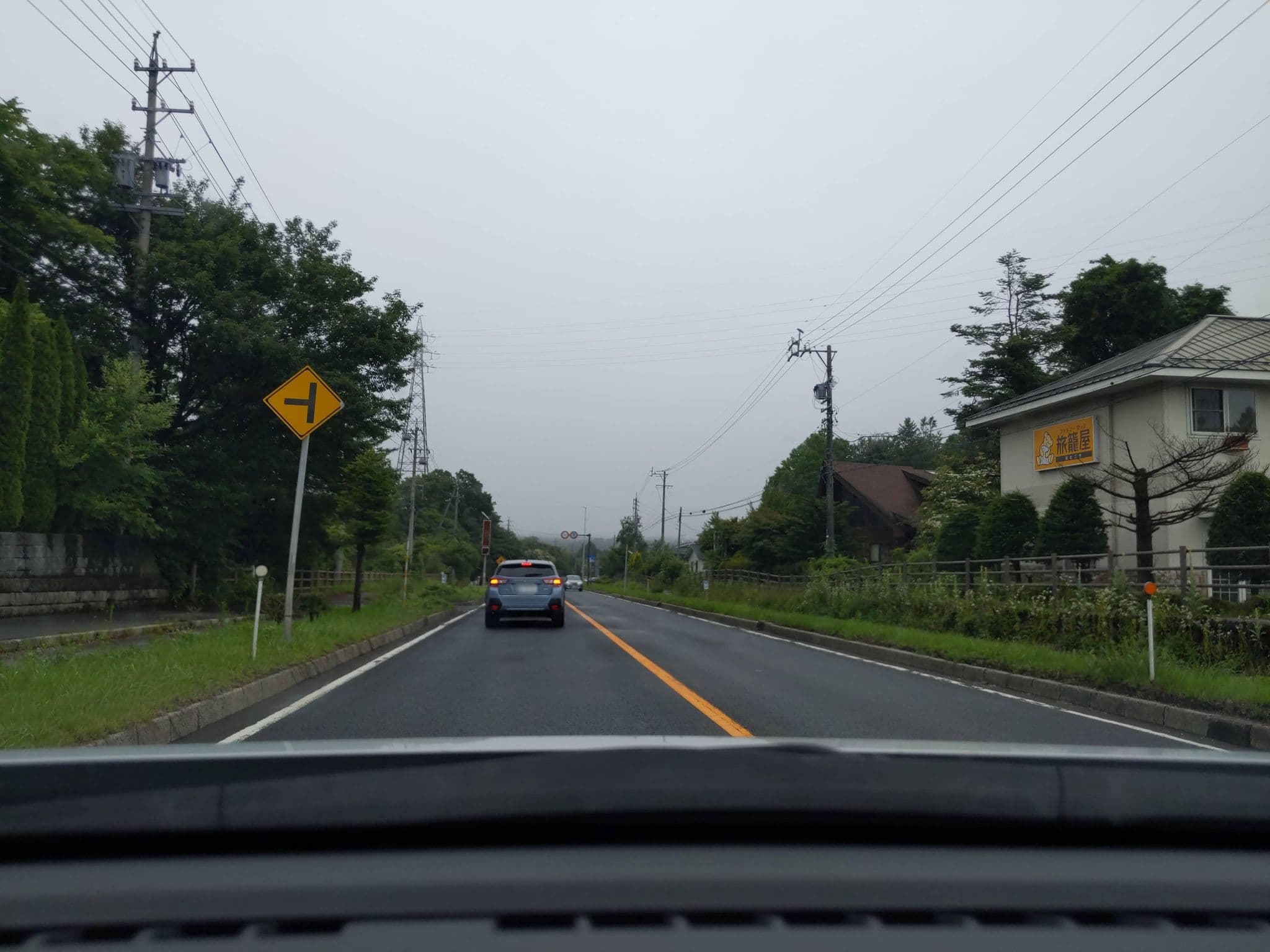 Street view near ファミリーロッジ旅籠屋 軽井沢店, Karuizawa — © komoronokaze (CC BY-SA · Mapillary)