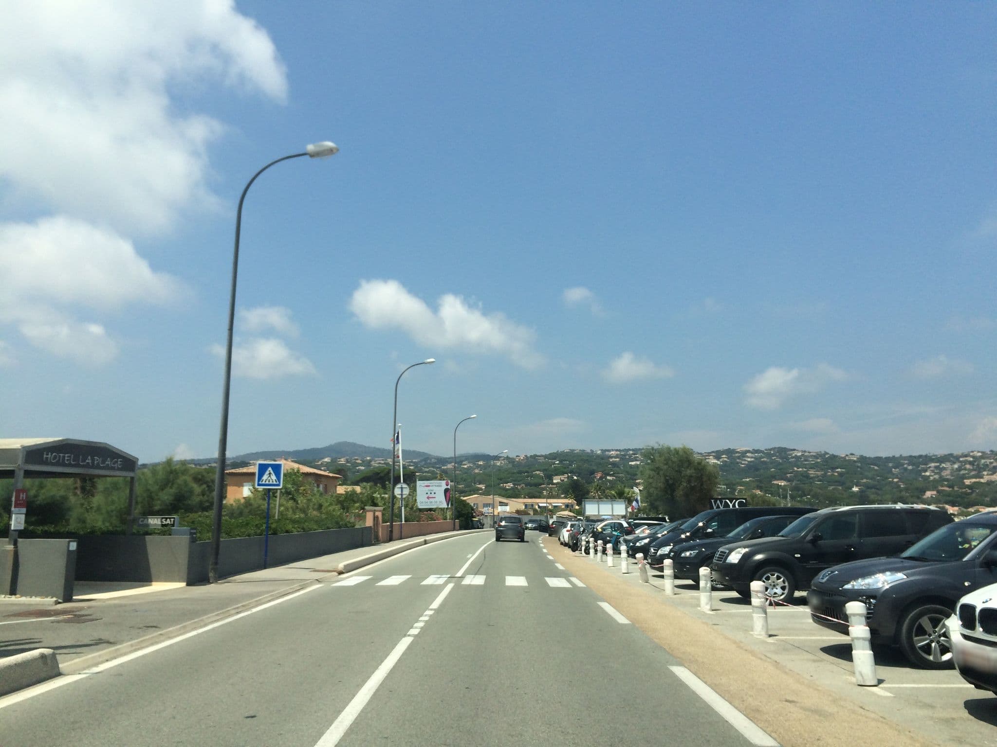 Street view near Hôtel La Plage, Sainte-Maxime — © sarawabreus (CC BY-SA · Mapillary)