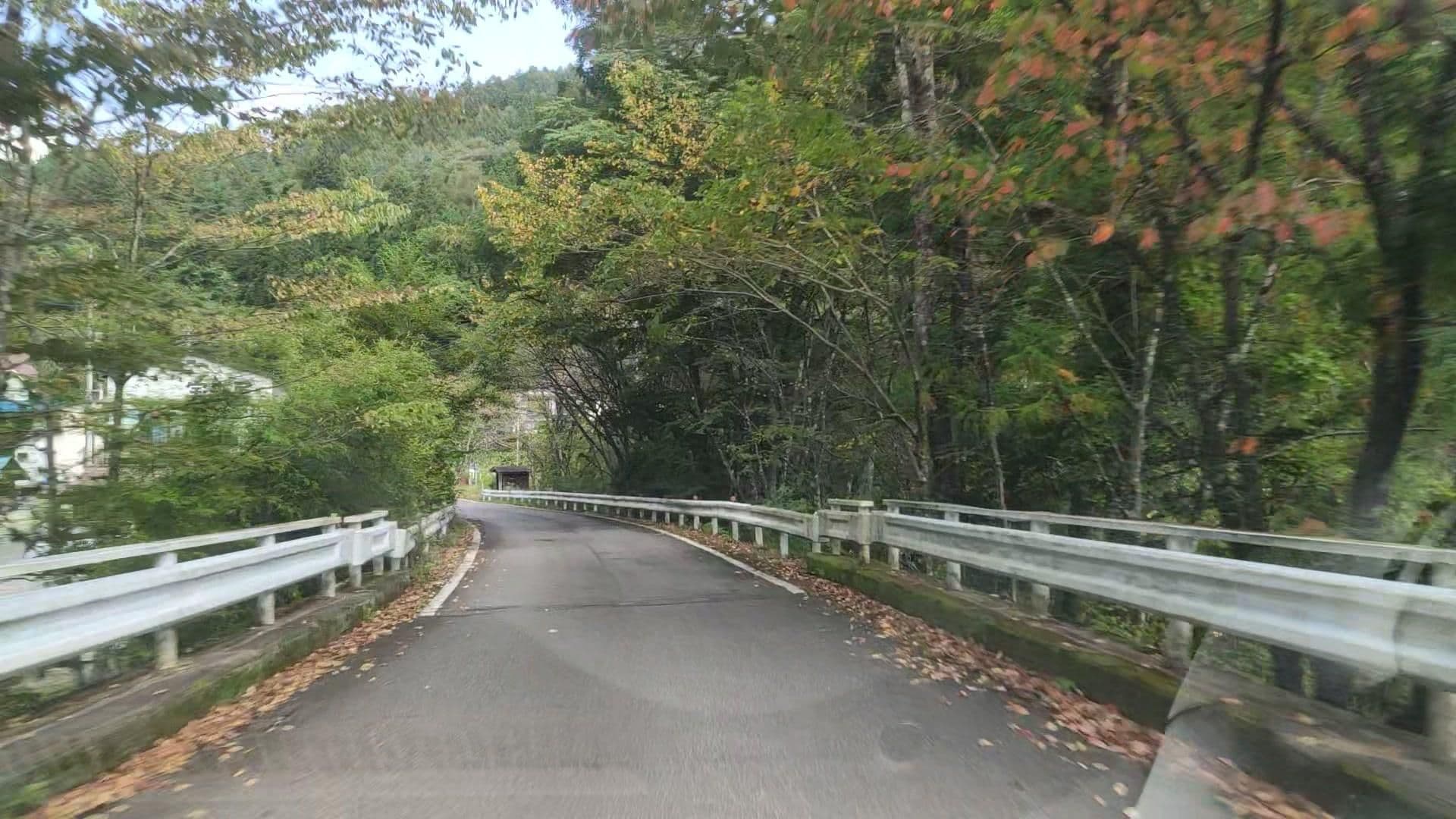 Street view near 囲炉裏の御宿 花敷の湯, Naganohara — © drivephotograph (CC BY-SA · Mapillary)