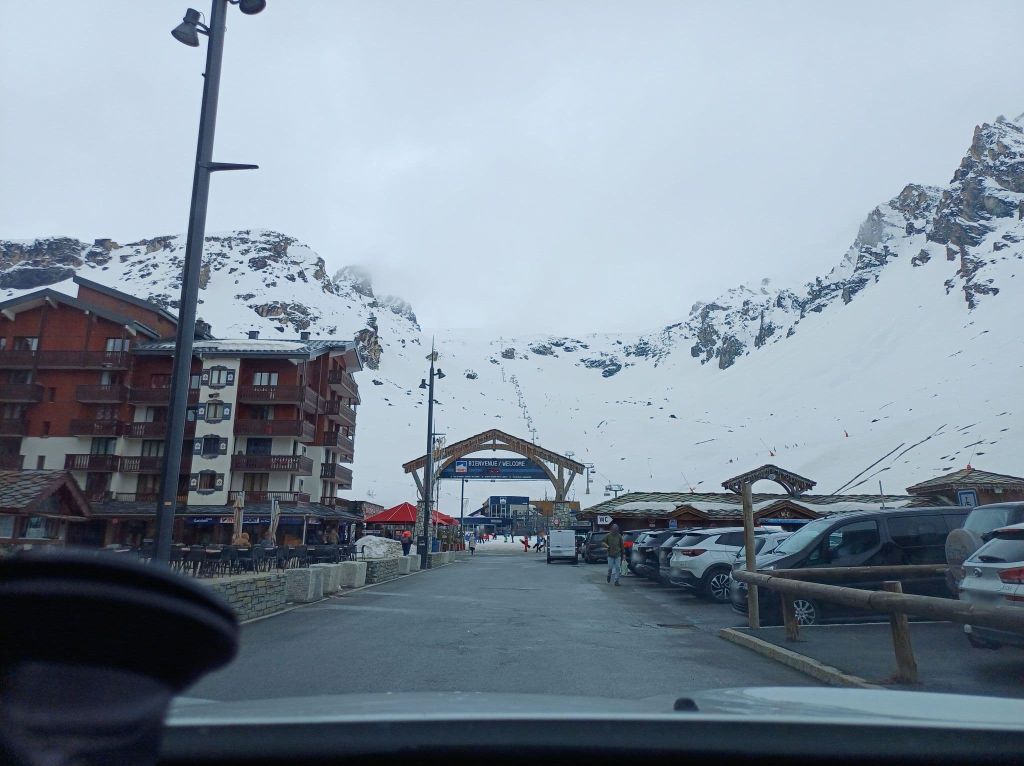 Street view near Le Rond Point des Pistes, Tignes — © MatthieuF4FNE (CC BY-SA · Mapillary)