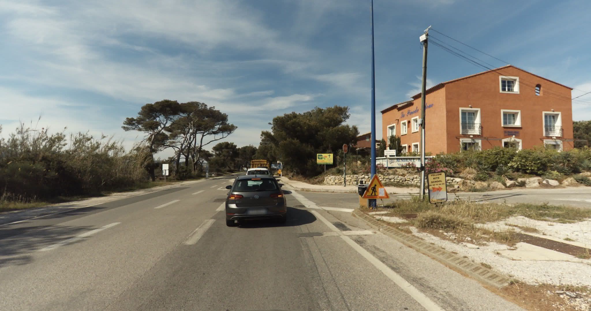 Street view near La Pinède Bleue, Hyères — © sogefi (CC BY-SA · Mapillary)