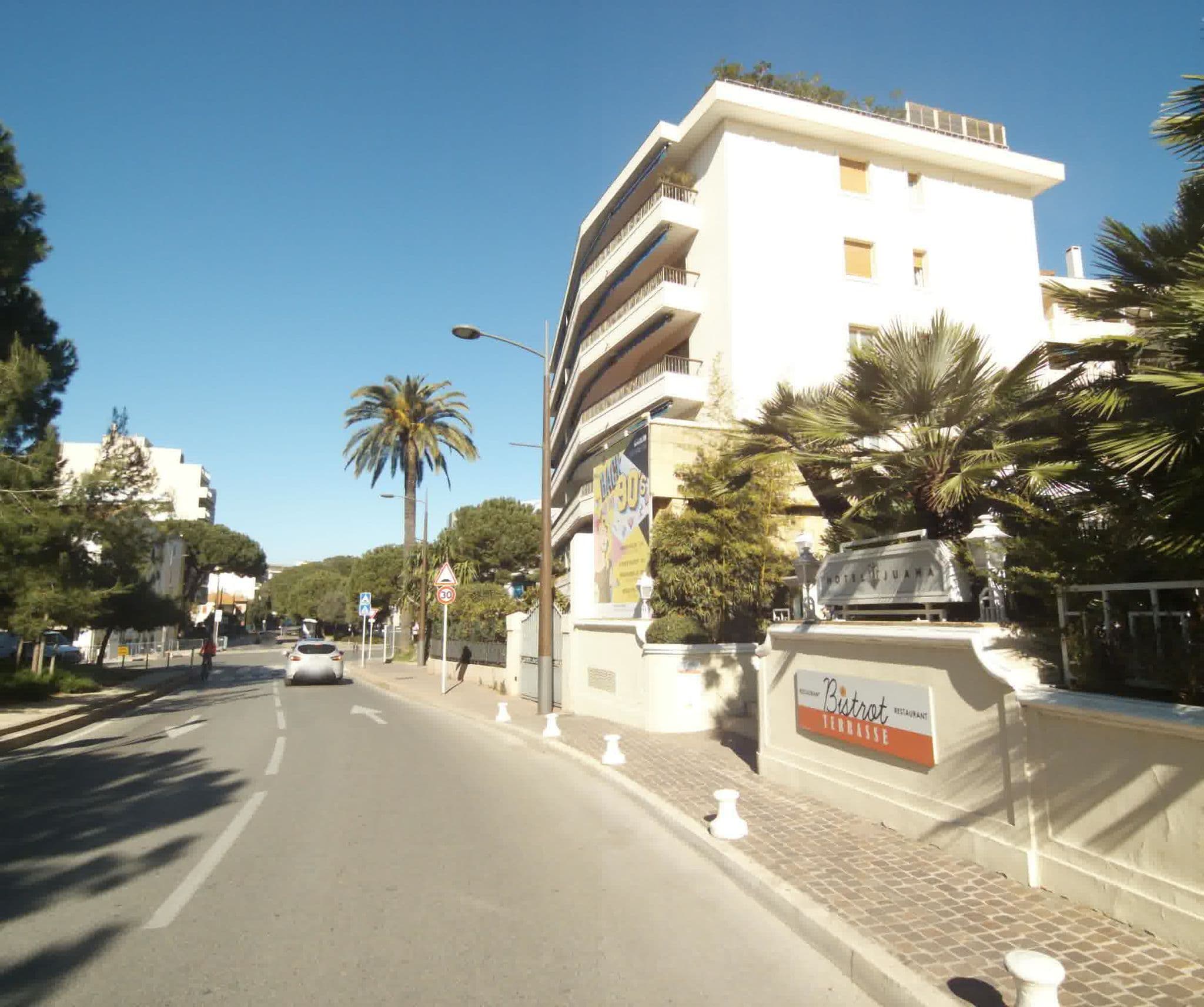 Street view near Hôtel Juana, Juan-les-Pins — © sogefi (CC BY-SA · Mapillary)