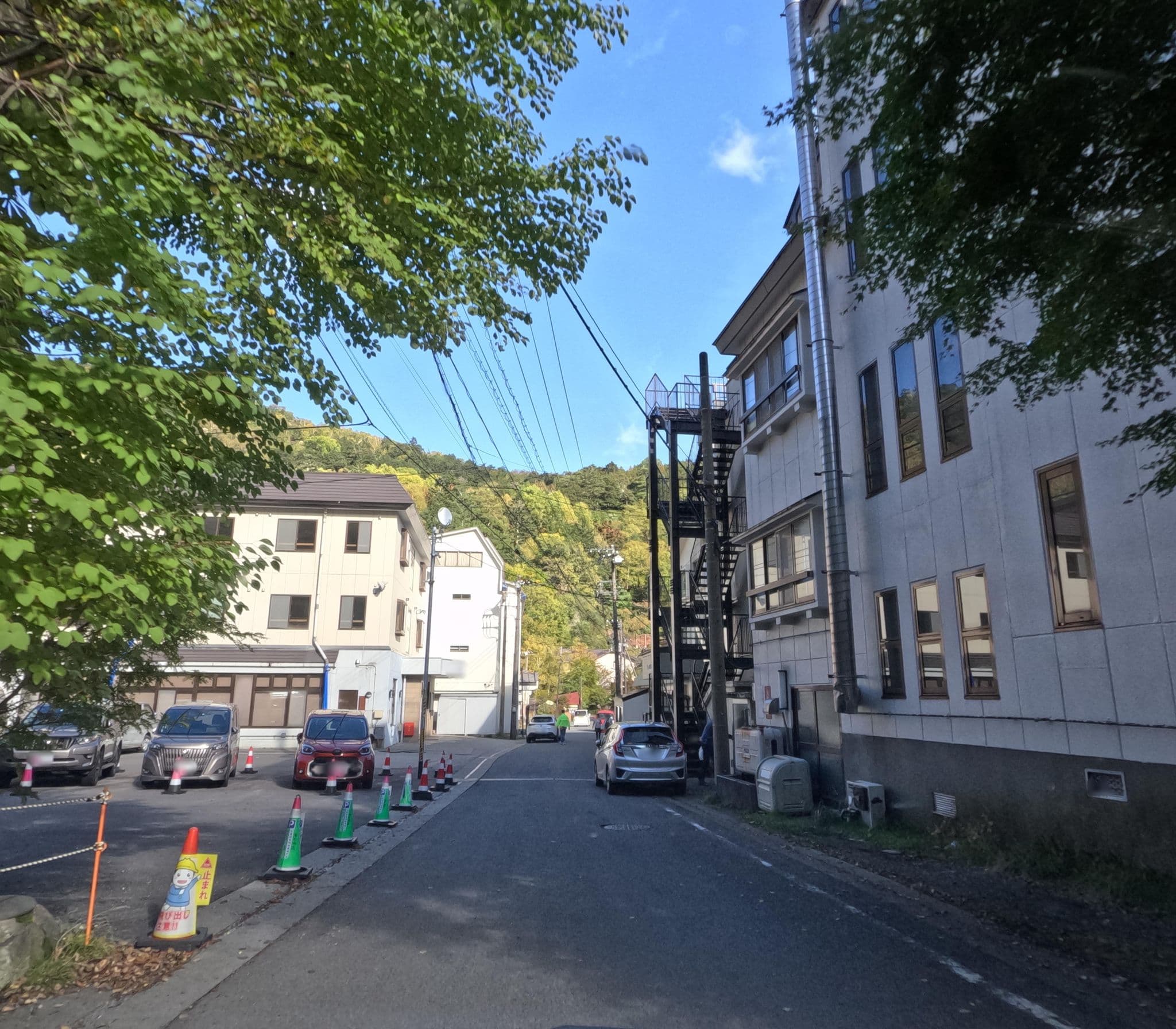 Street view near 湯乃湖荘, Katashina — © rsnaru (CC BY-SA · Mapillary)