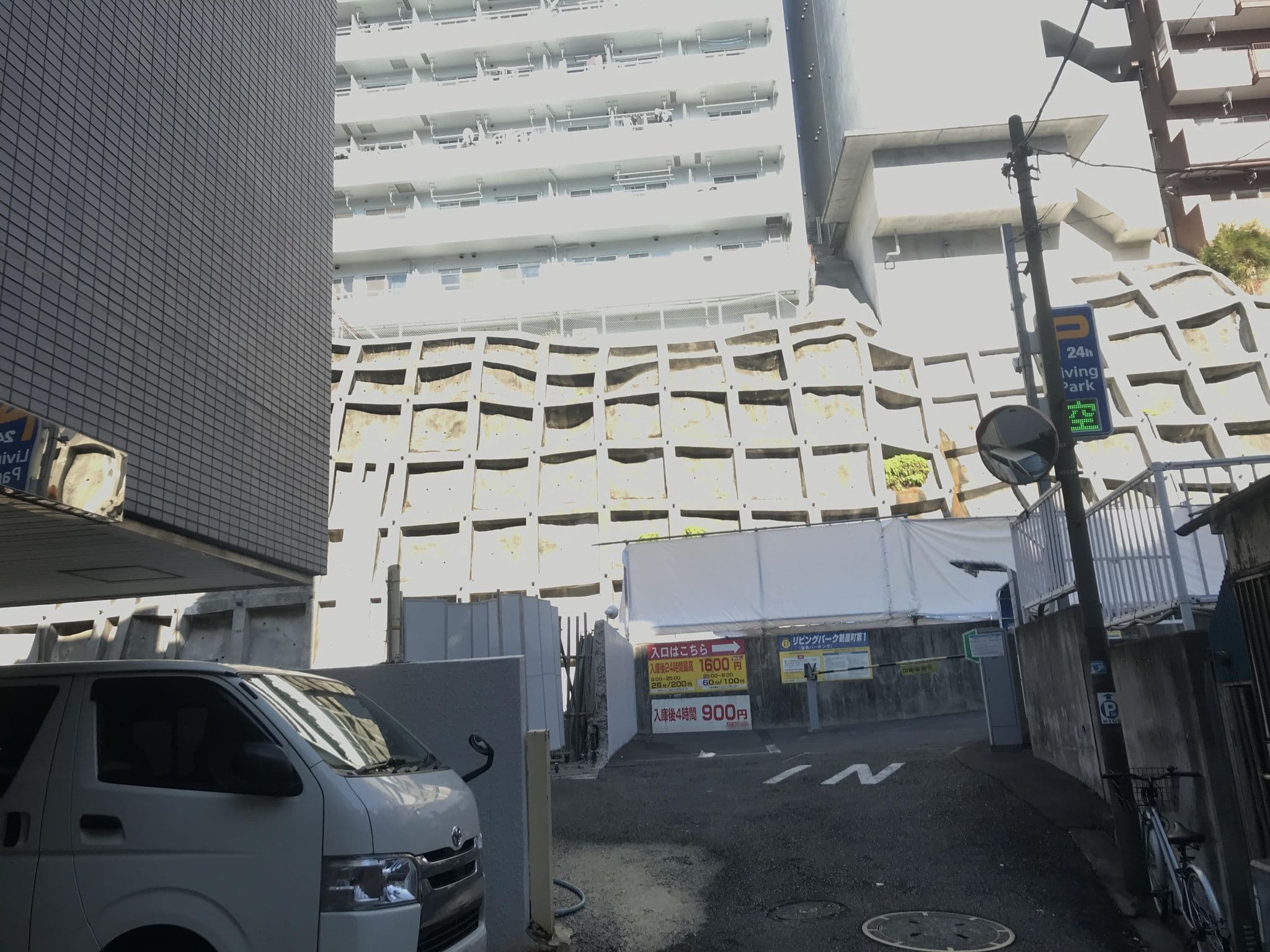 Street view near HOTEL NIBANKAN, Minatomirai — © musashino5 (CC BY-SA · Mapillary)