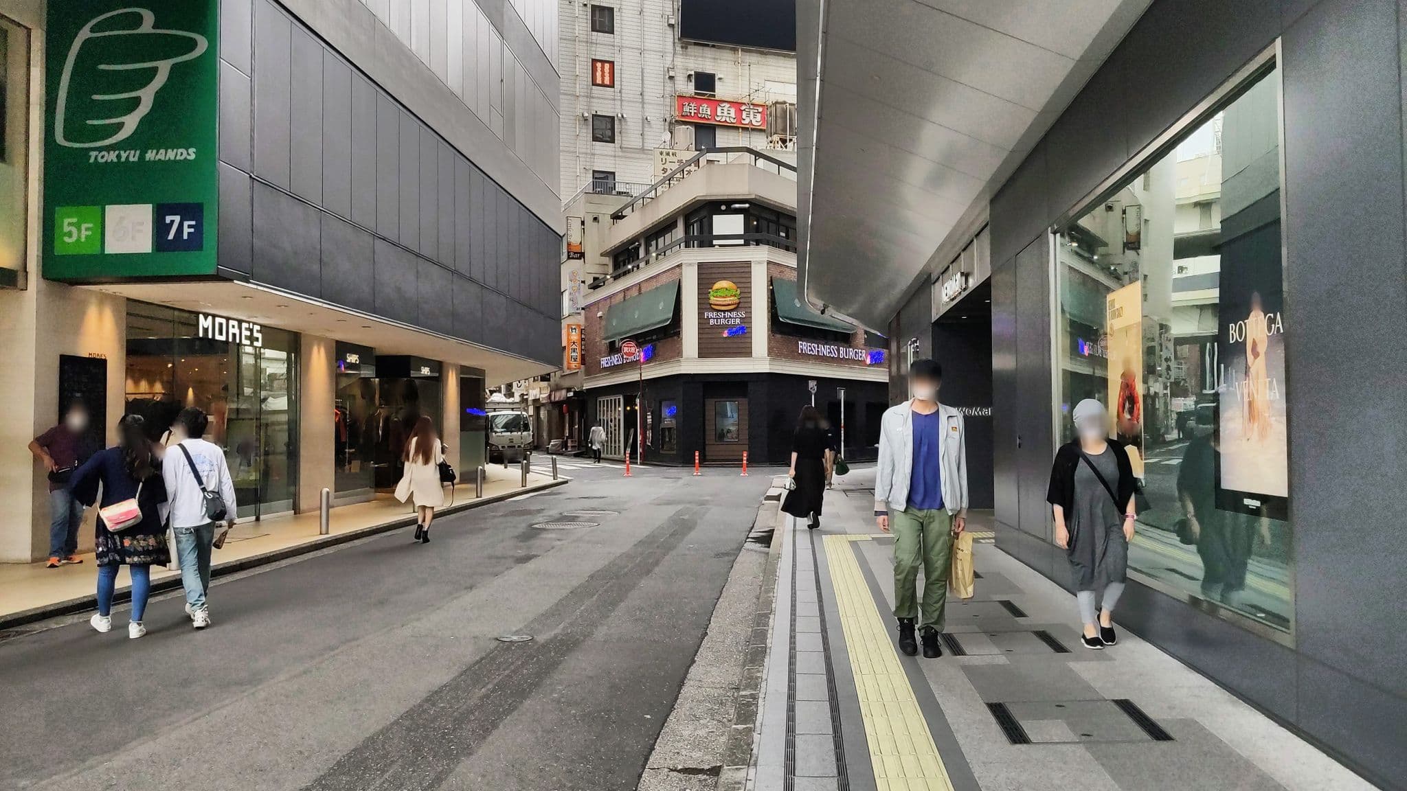 Street view near 横浜 エクセルホテル東急, Minatomirai — © drivephotograph (CC BY-SA · Mapillary)
