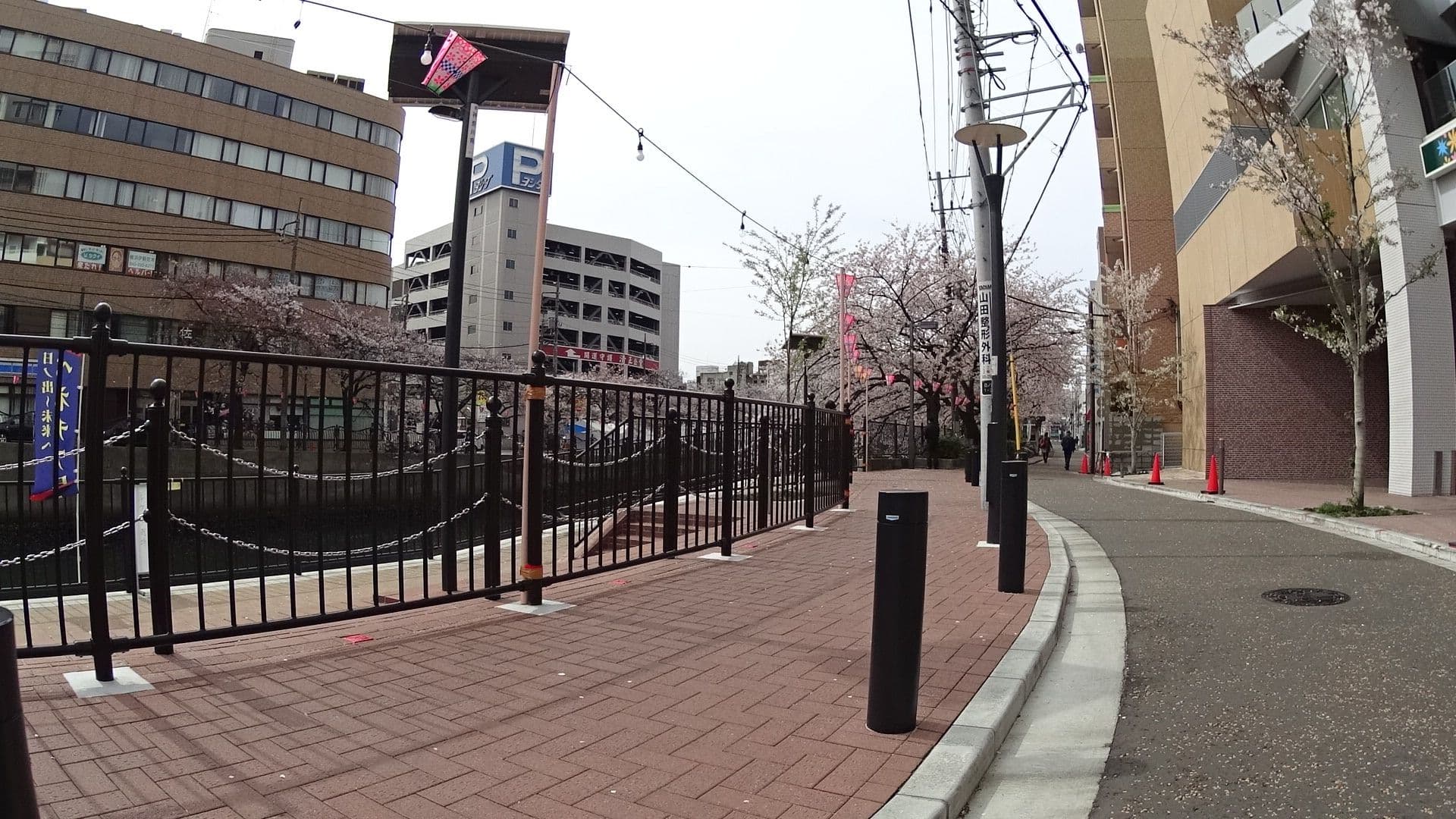 Street view near 日ノ出竜宮, Minatomirai — © mura (CC BY-SA · Mapillary)