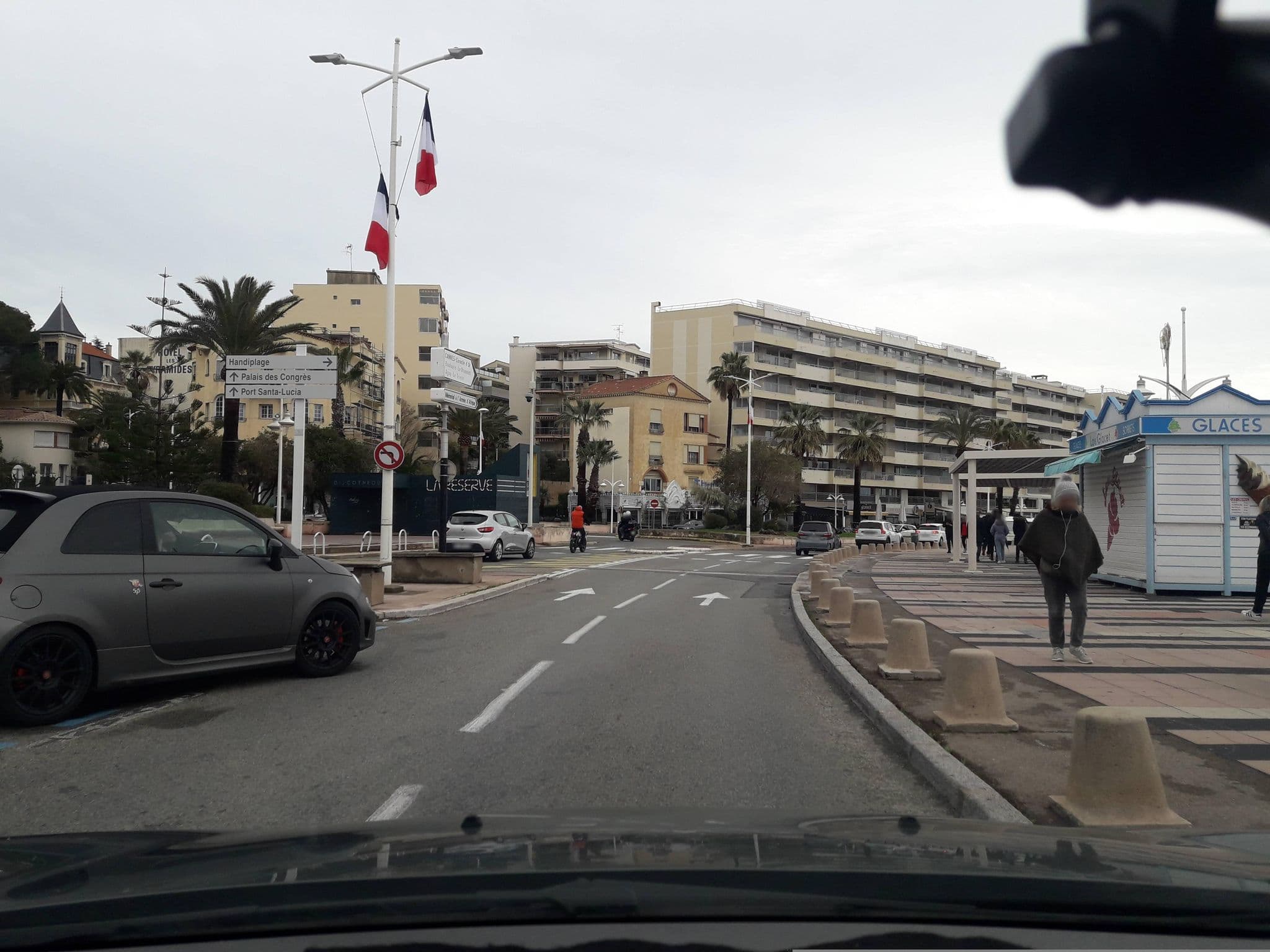 Street view near Beau Séjour, Saint-Raphaël — © eric_s (CC BY-SA · Mapillary)