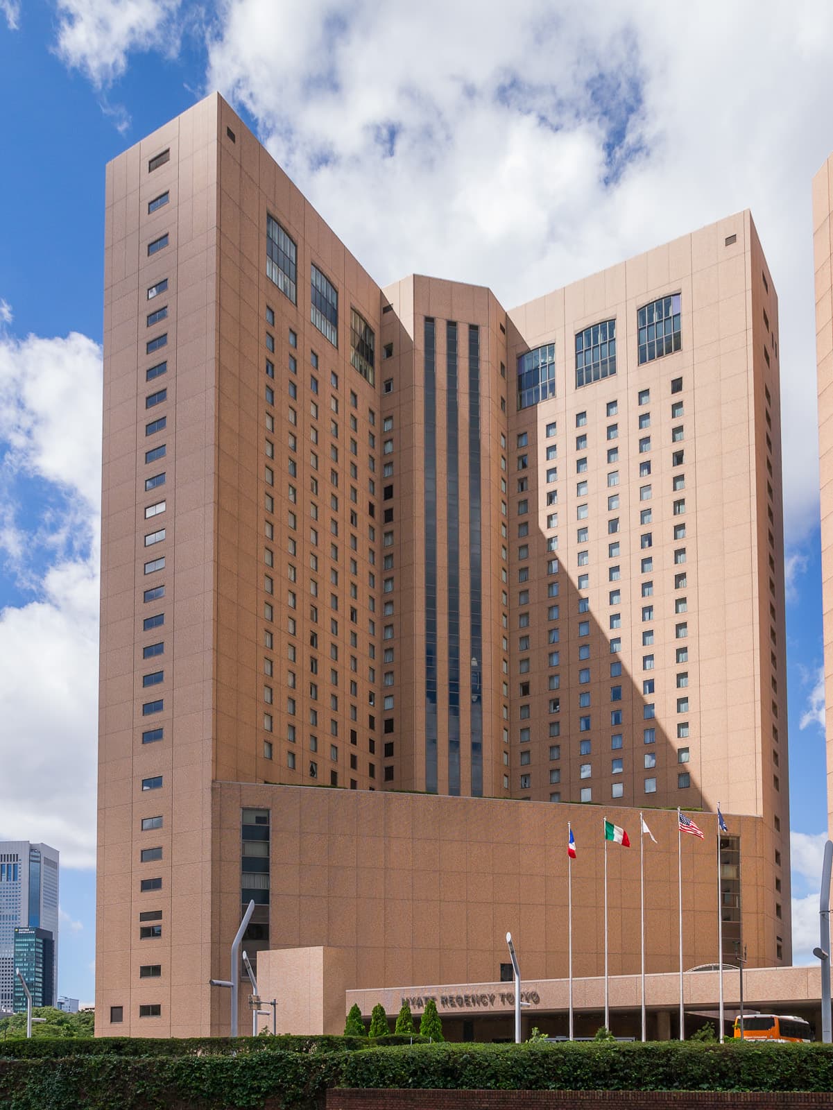 ハイアットリージェンシー東京 (Hyatt Regency Tokyo) (via Wikimedia Commons, CC BY-SA 3.0)