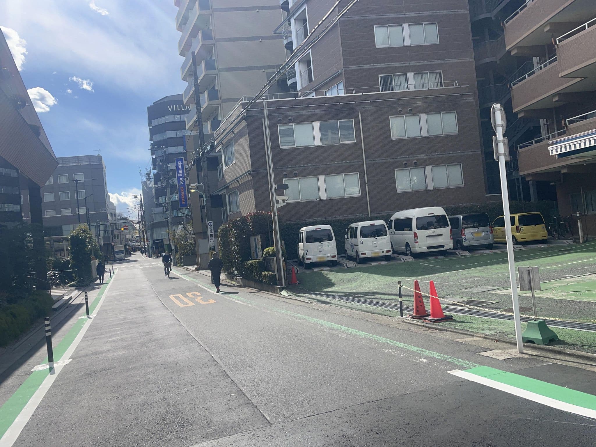Street view near ウィークリードーミーイン目黒青葉台, Sakuragaokachō — © musashino5 (CC BY-SA · Mapillary)