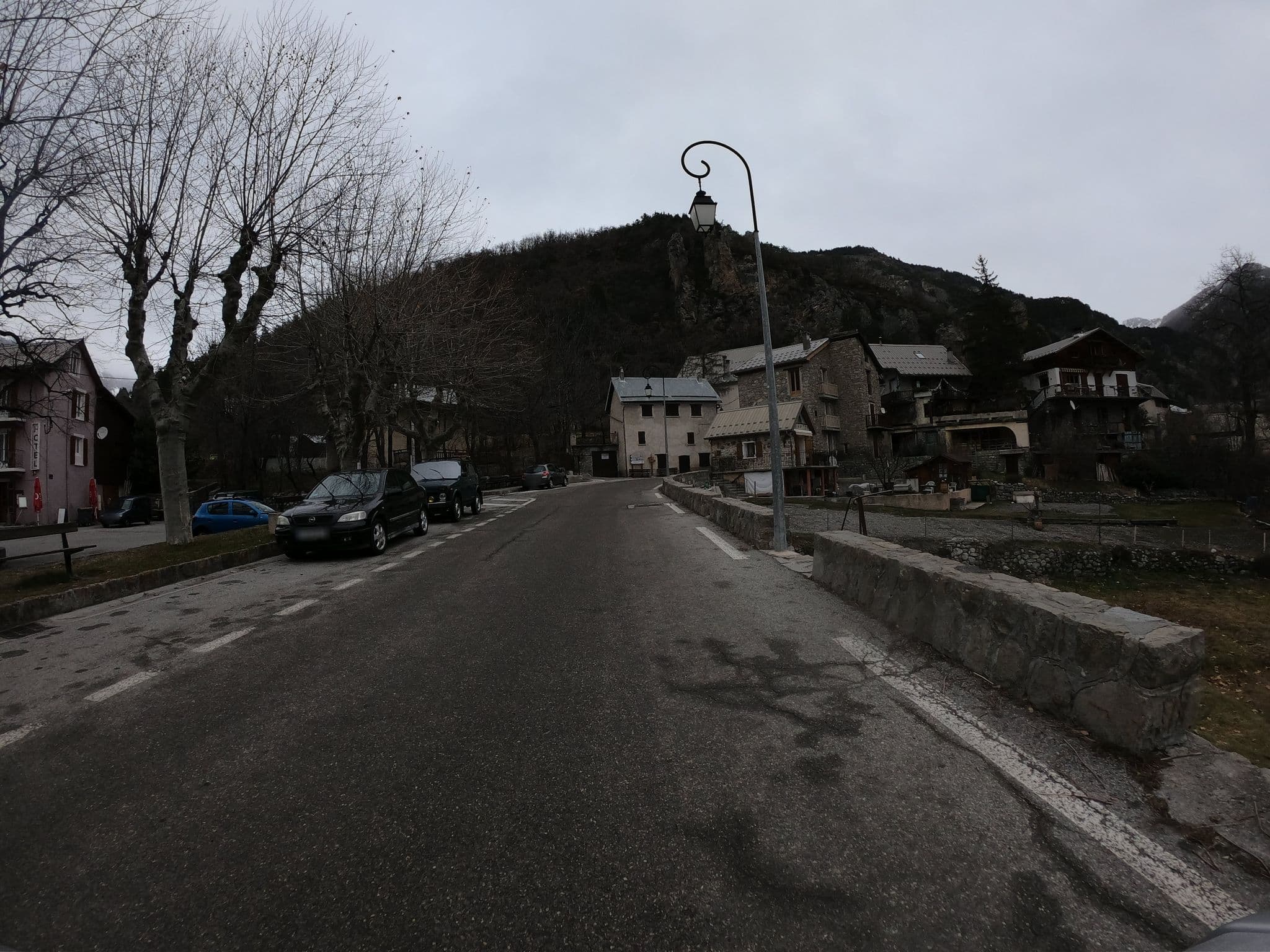 Street view near Hôtel du Col de Crous, Saint-Étienne-de-Tinée — © joostjakob (CC BY-SA · Mapillary)