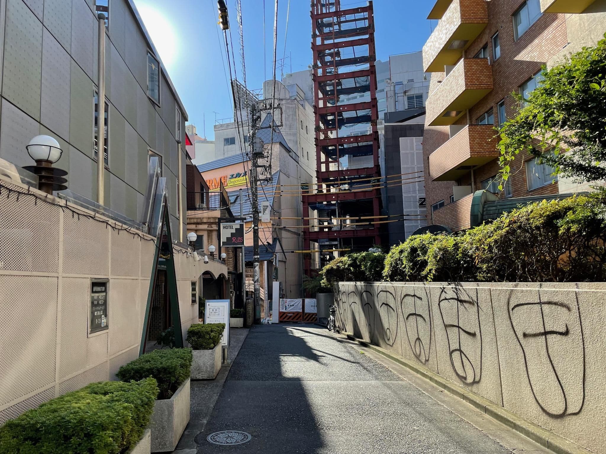 Street view near HOTEL ZERO SHIBUYA, Sakuragaokachō — © musashino5 (CC BY-SA · Mapillary)