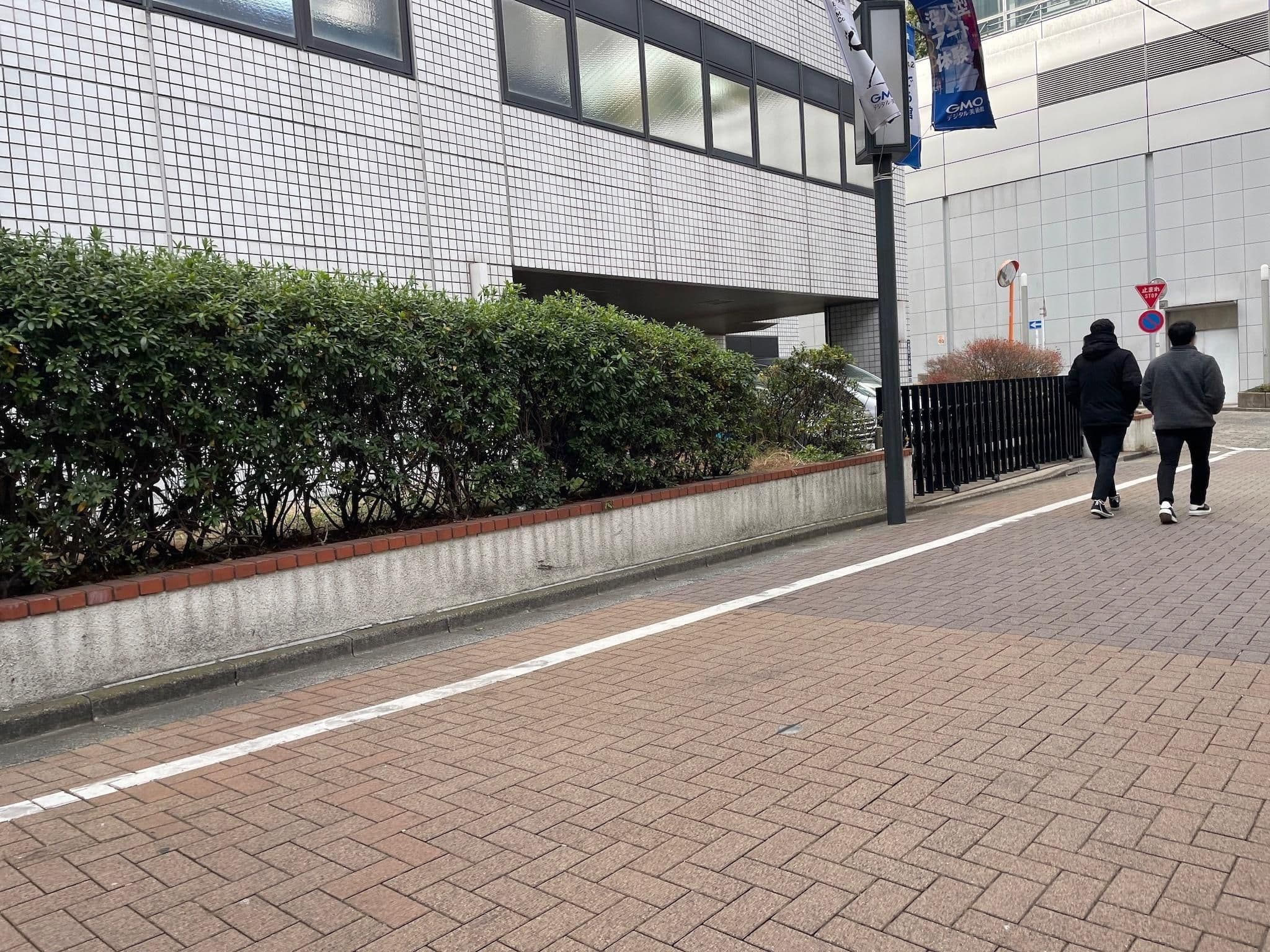 Street view near ホテル シルク, Sakuragaokachō — © musashino5 (CC BY-SA · Mapillary)