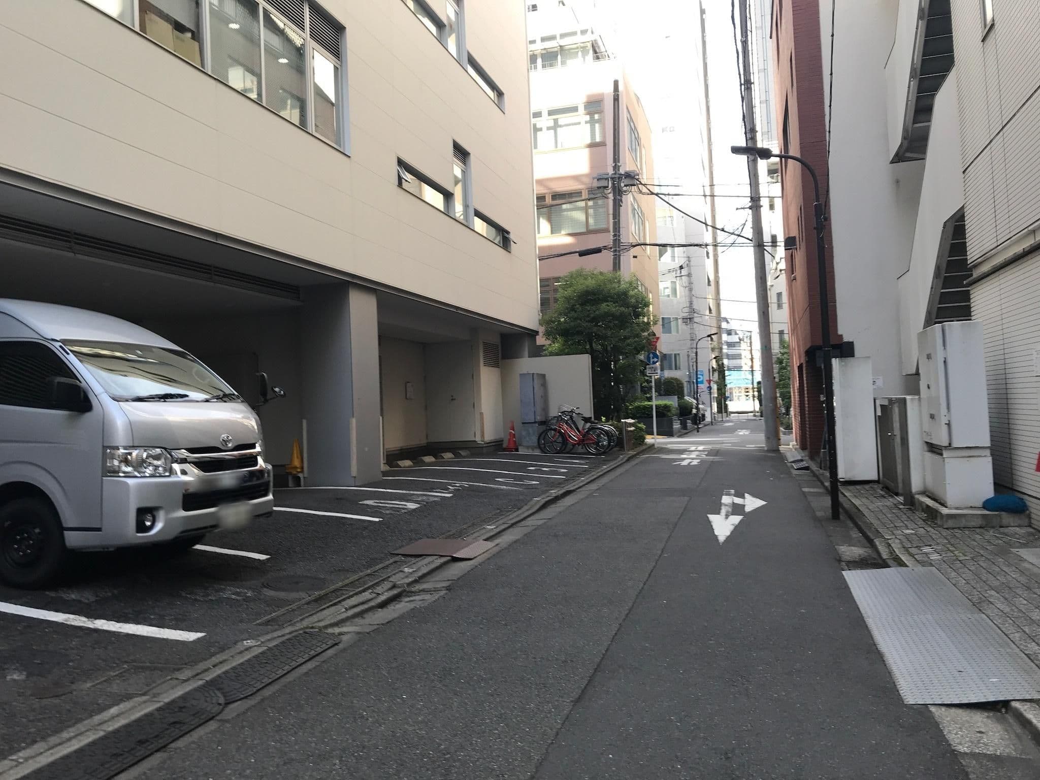 Street view near bnb+ Post Town Shinbashi, Shinbashi — © musashino5 (CC BY-SA · Mapillary)
