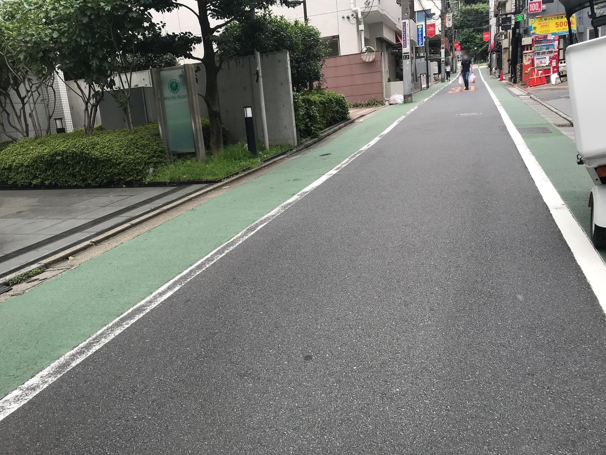 Street view near LiveGRACE, Akasaka — © musashino5 (CC BY-SA · Mapillary)