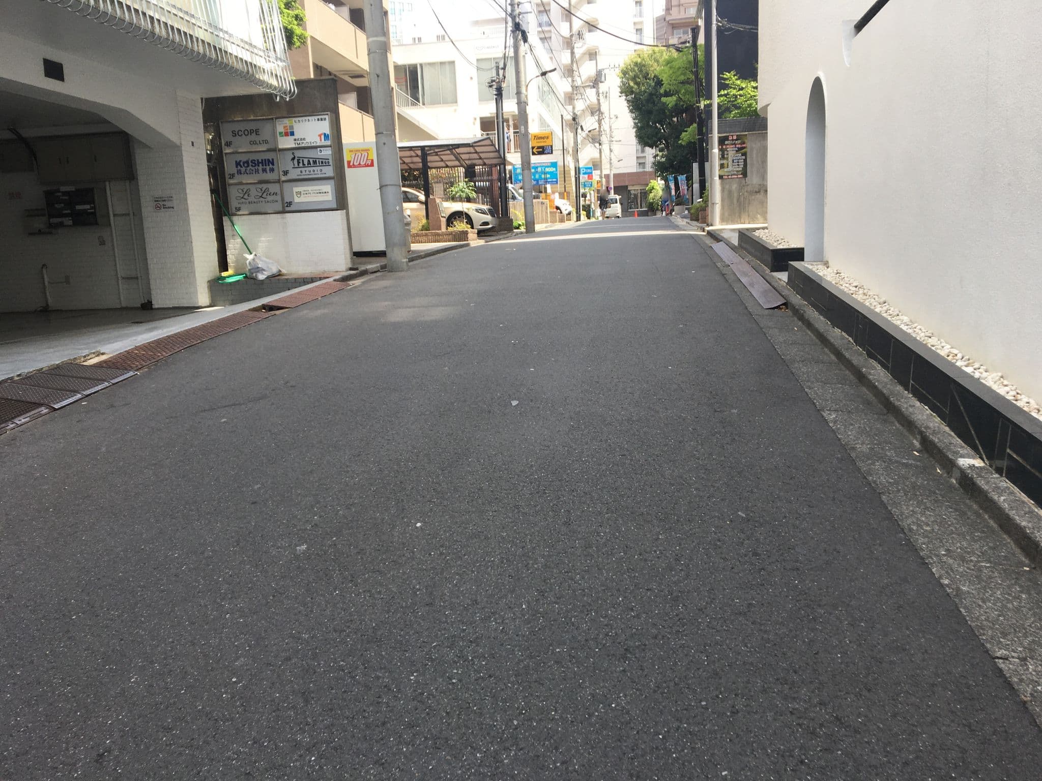 Street view near HOTEL CHANTILLY, Akasaka — © musashino5 (CC BY-SA · Mapillary)