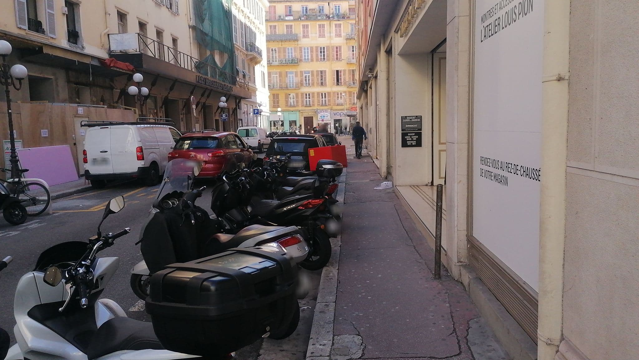 Street view near Villa Saint-Exupéry, Jean-Médecin — © bayebass513 (CC BY-SA · Mapillary)
