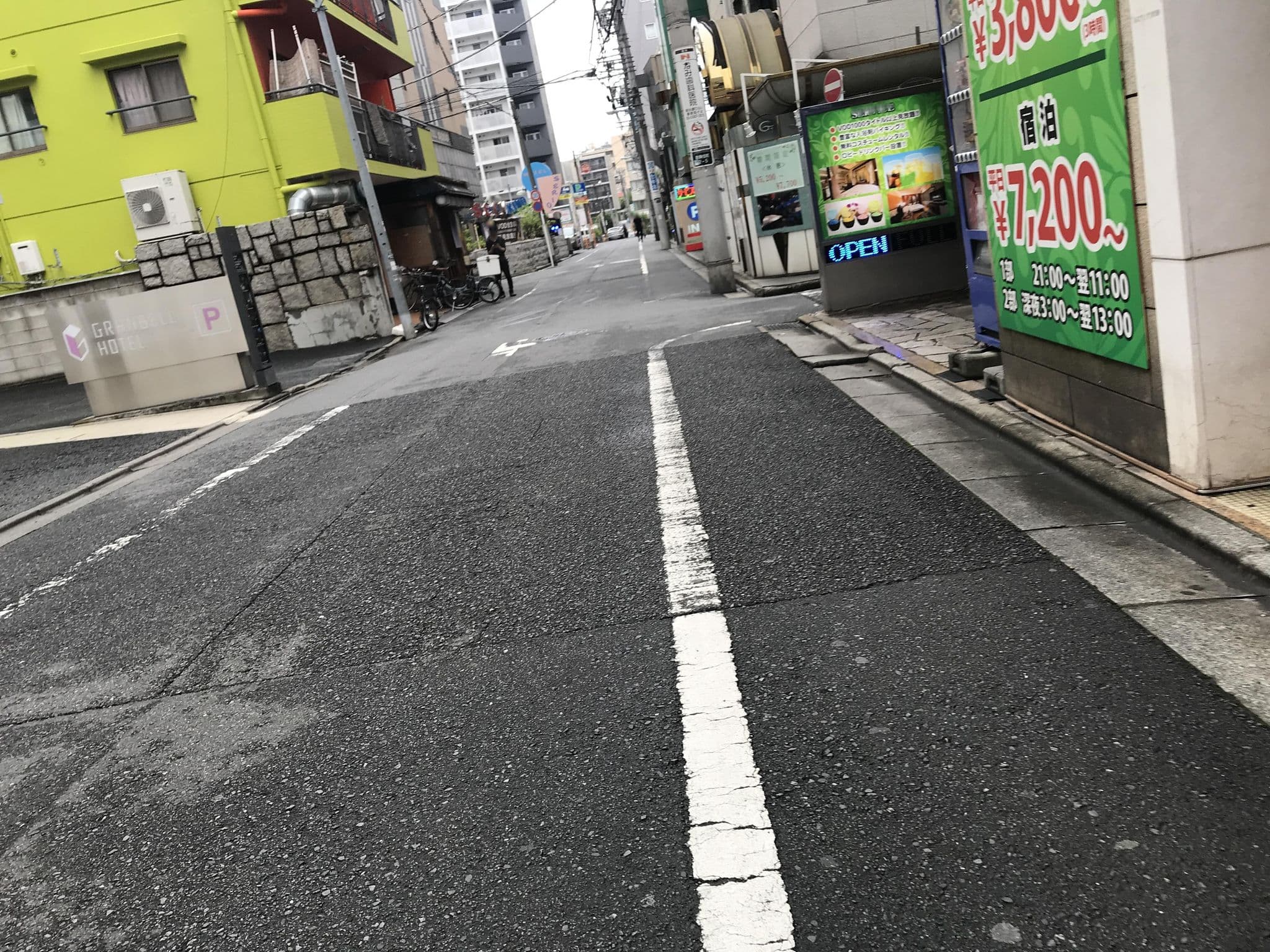 Street view near La France, Kabukicho — © musashino5 (CC BY-SA · Mapillary)