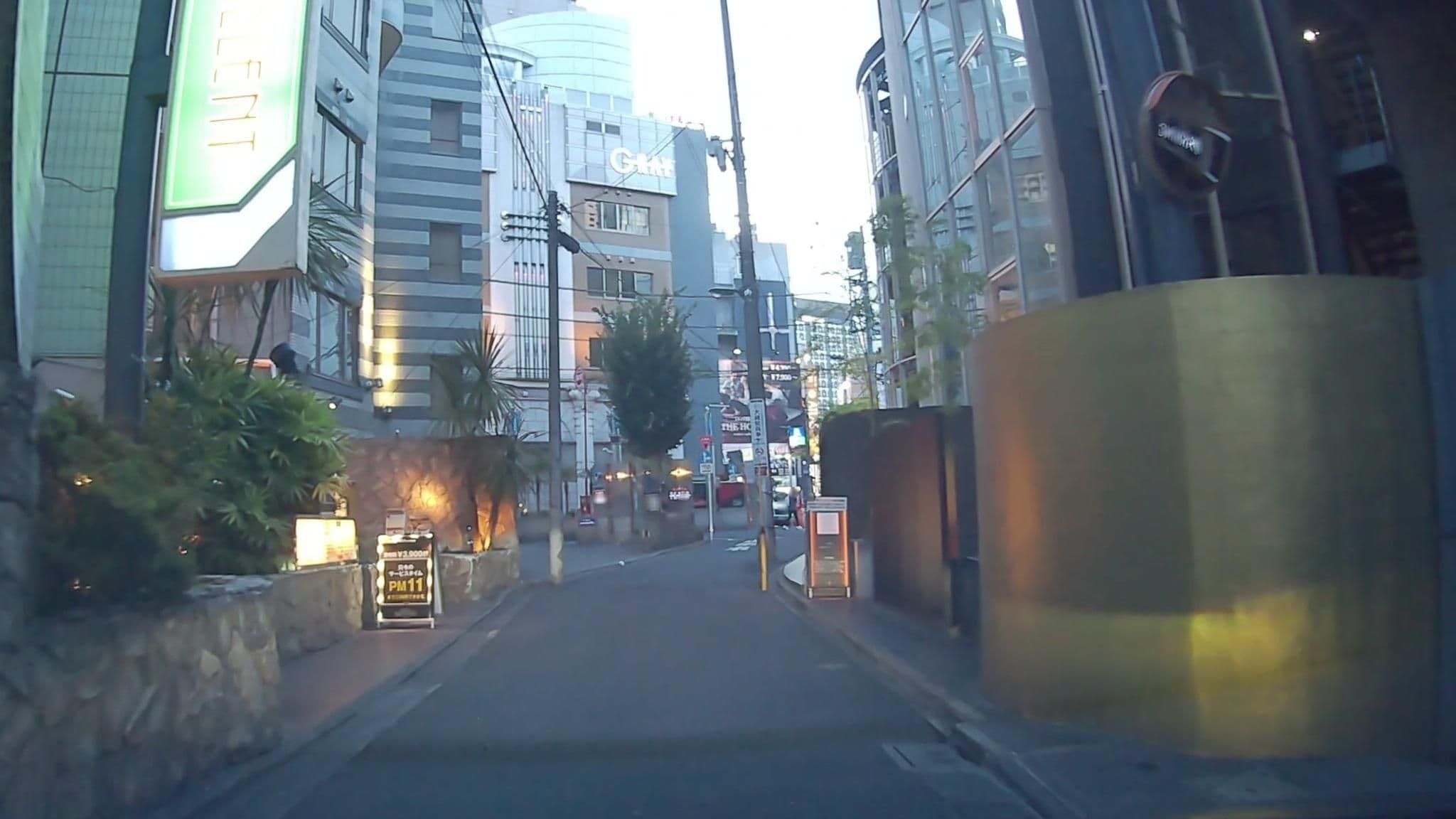 Street view near ホテル エクセレント, Kabukicho — © mzaki (CC BY-SA · Mapillary)