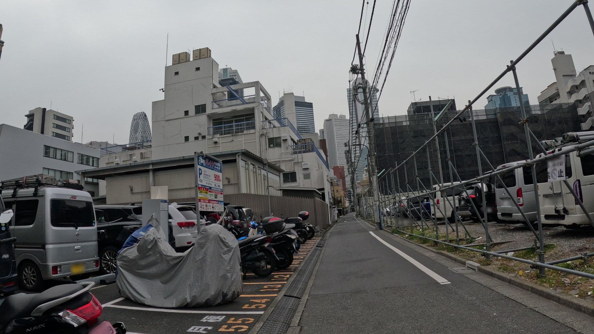 Street view near 飛鳥ホテル (Asuka Hotel), Kabukicho — © alt9800 (CC BY-SA · Mapillary)