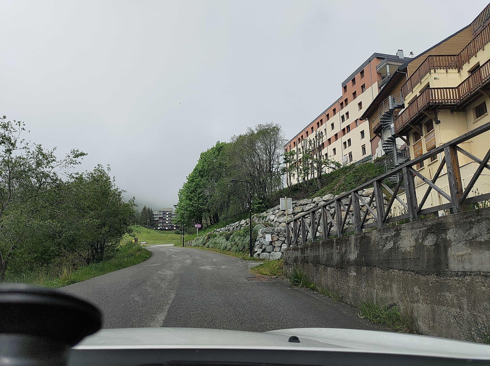 Street view near Hôtel Le Lac Bleu, Saint-Rémy-de-Maurienne — © MatthieuF4FNE (CC BY-SA · Mapillary)