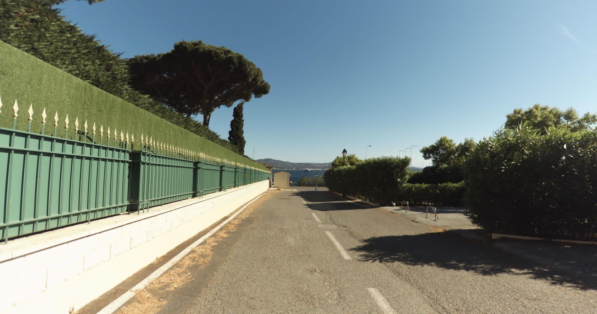 Street view near Kube Saint-Tropez, Saint-Tropez — © sogefi (CC BY-SA · Mapillary)