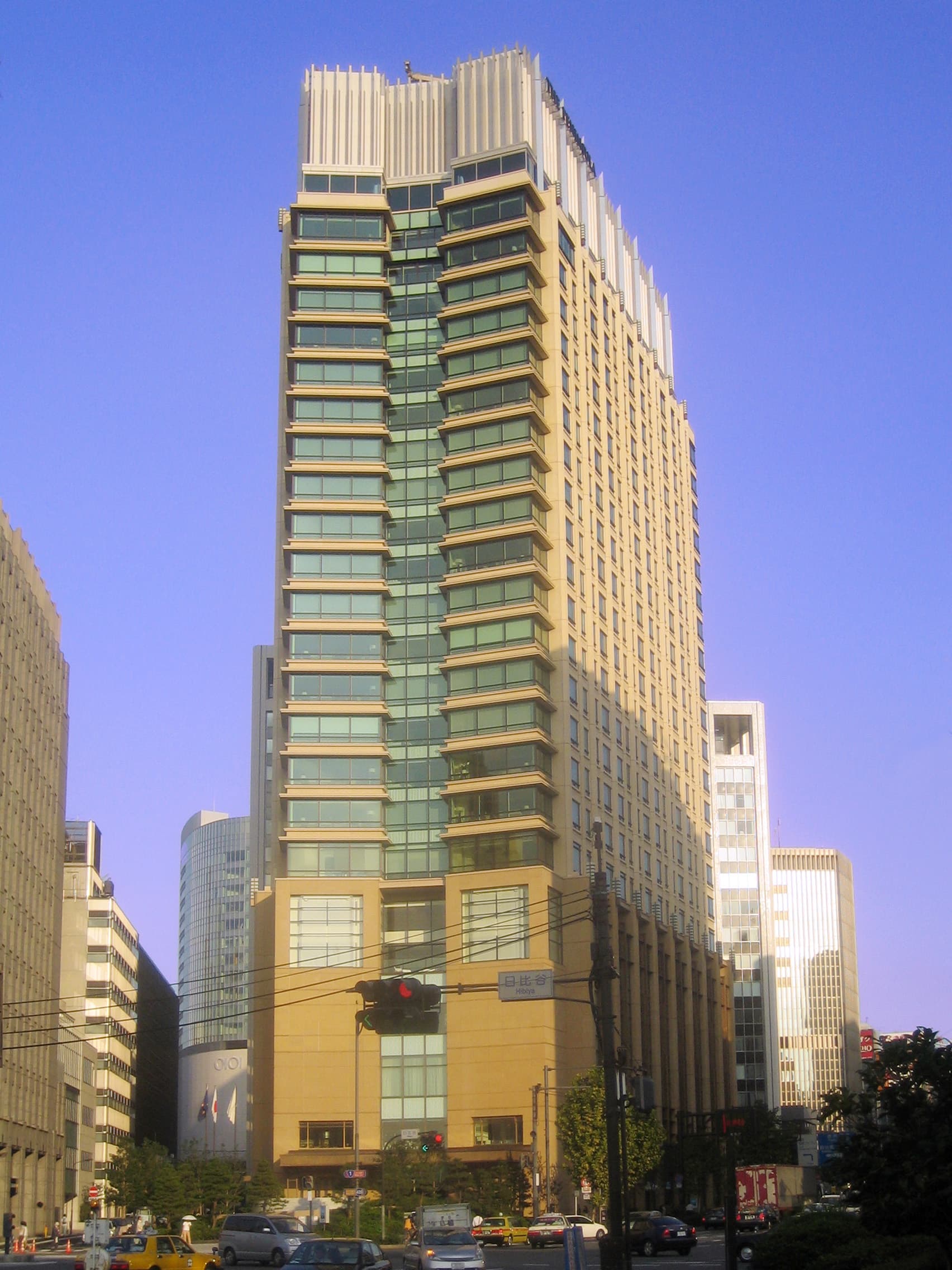 ザ・ペニンシュラ東京 (The Peninsula Tokyo) (via Wikimedia Commons, Public domain)