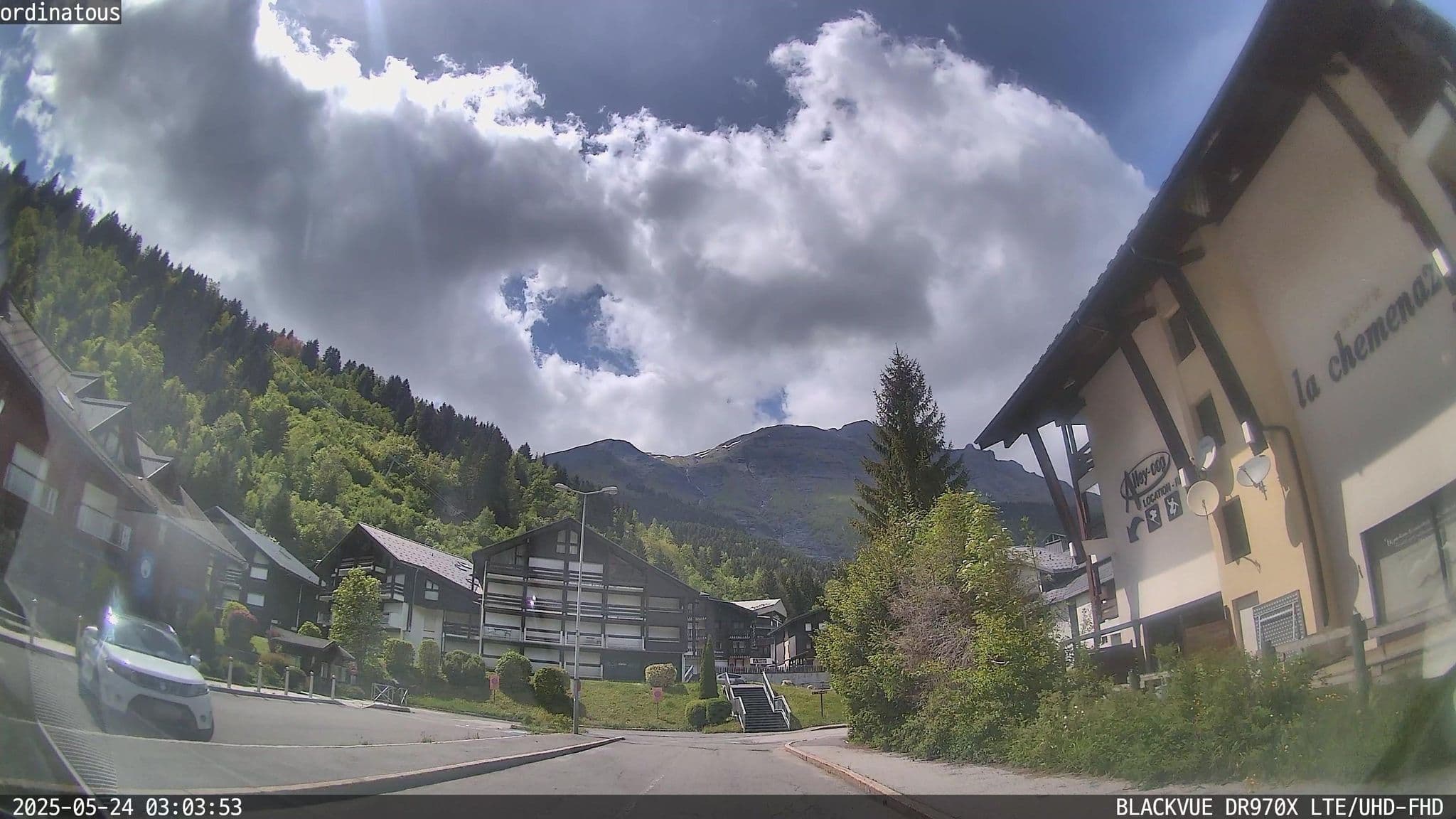 Street view near Chalet-Hôtel La Chemenaz, Les Contamines-Montjoie — © ordinatous (CC BY-SA · Mapillary)