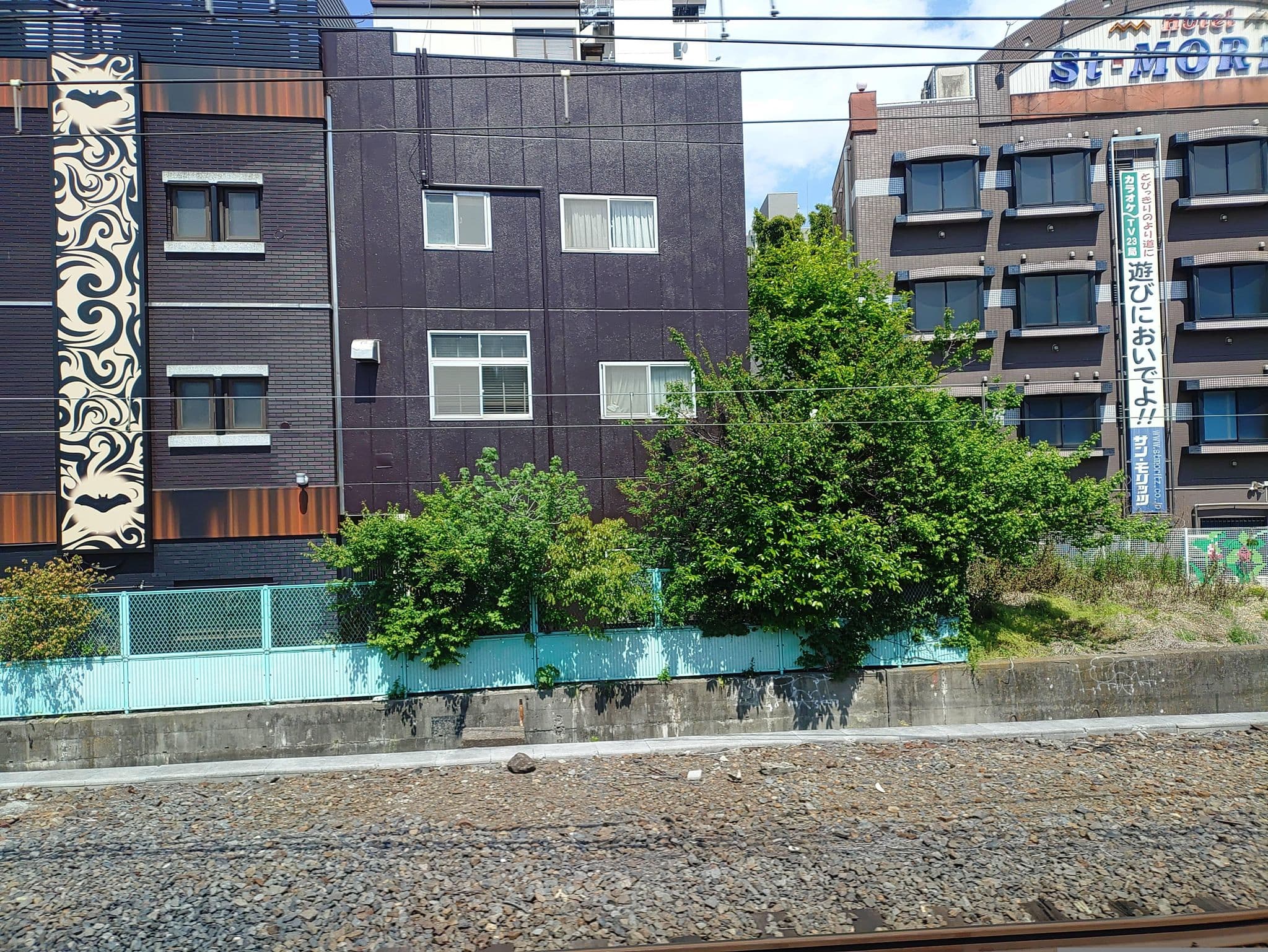 Street view near ホテル サンモリッツ・レア, Iriya — © kojiroucircle (CC BY-SA · Mapillary)