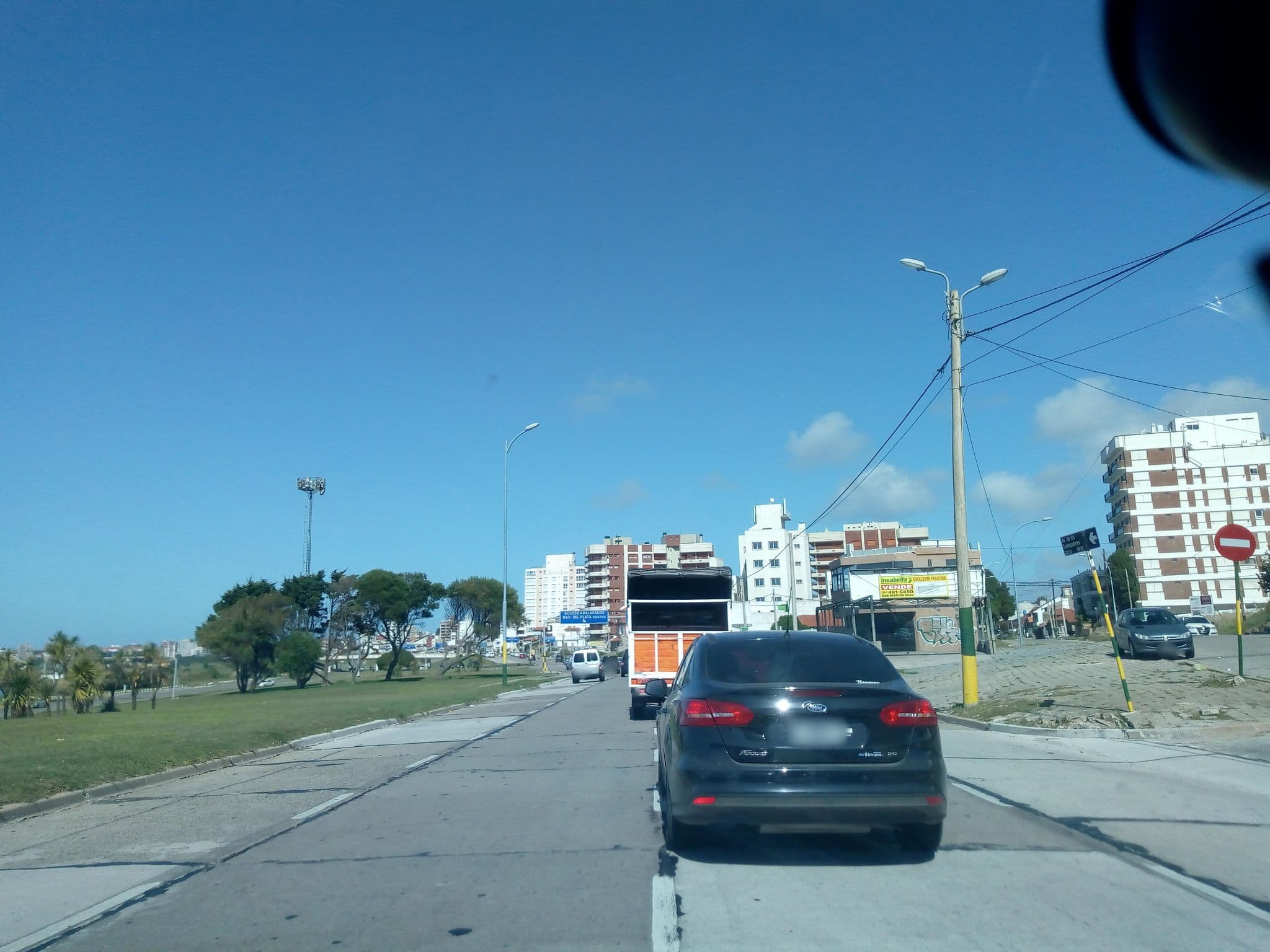 Street view near Saona, Mar del Plata — © nicfer (CC BY-SA · Mapillary)