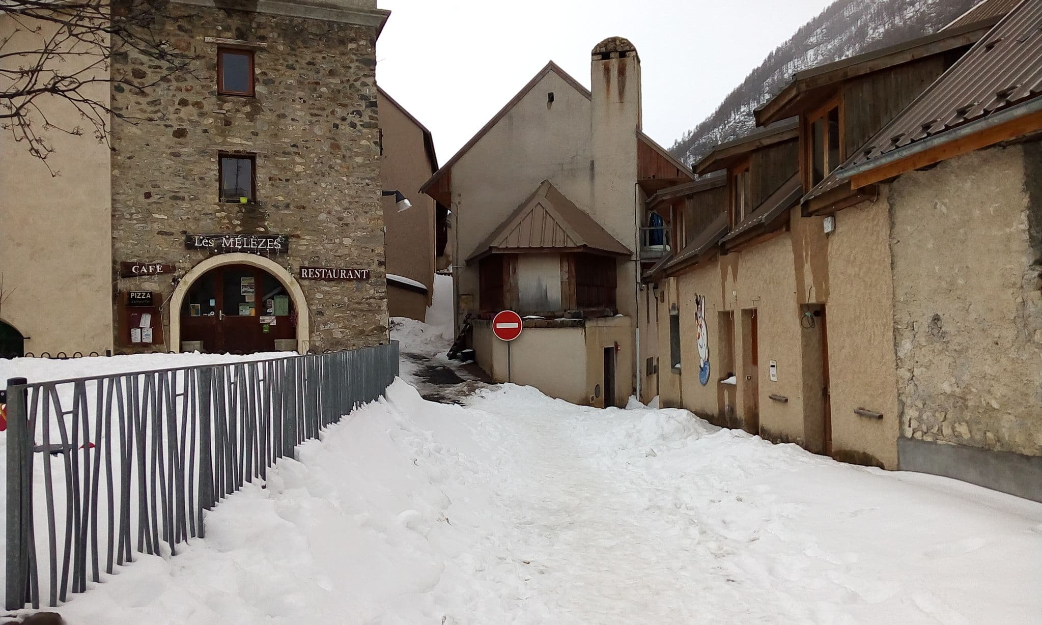Street view near Les Mélèzes, Le Monêtier-les-Bains — © eric_s (CC BY-SA · Mapillary)
