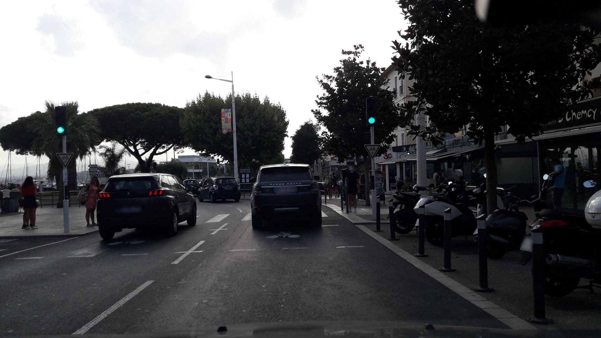 Street view near Albert 1er, Saint-Raphaël — © eric_s (CC BY-SA · Mapillary)
