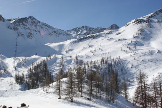 Le Serre Chevalier (via Wikimedia Commons, CC BY-SA 3.0)