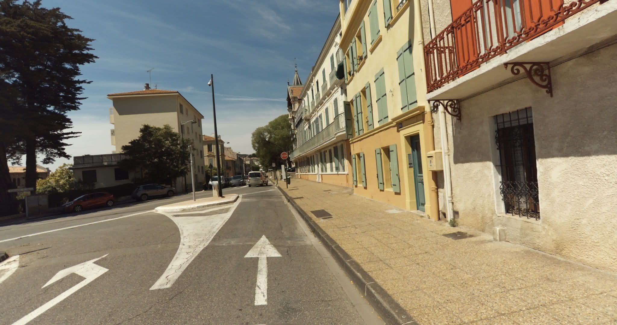 Street view near Hôtel Les Orangers, Hyères — © sogefi (CC BY-SA · Mapillary)