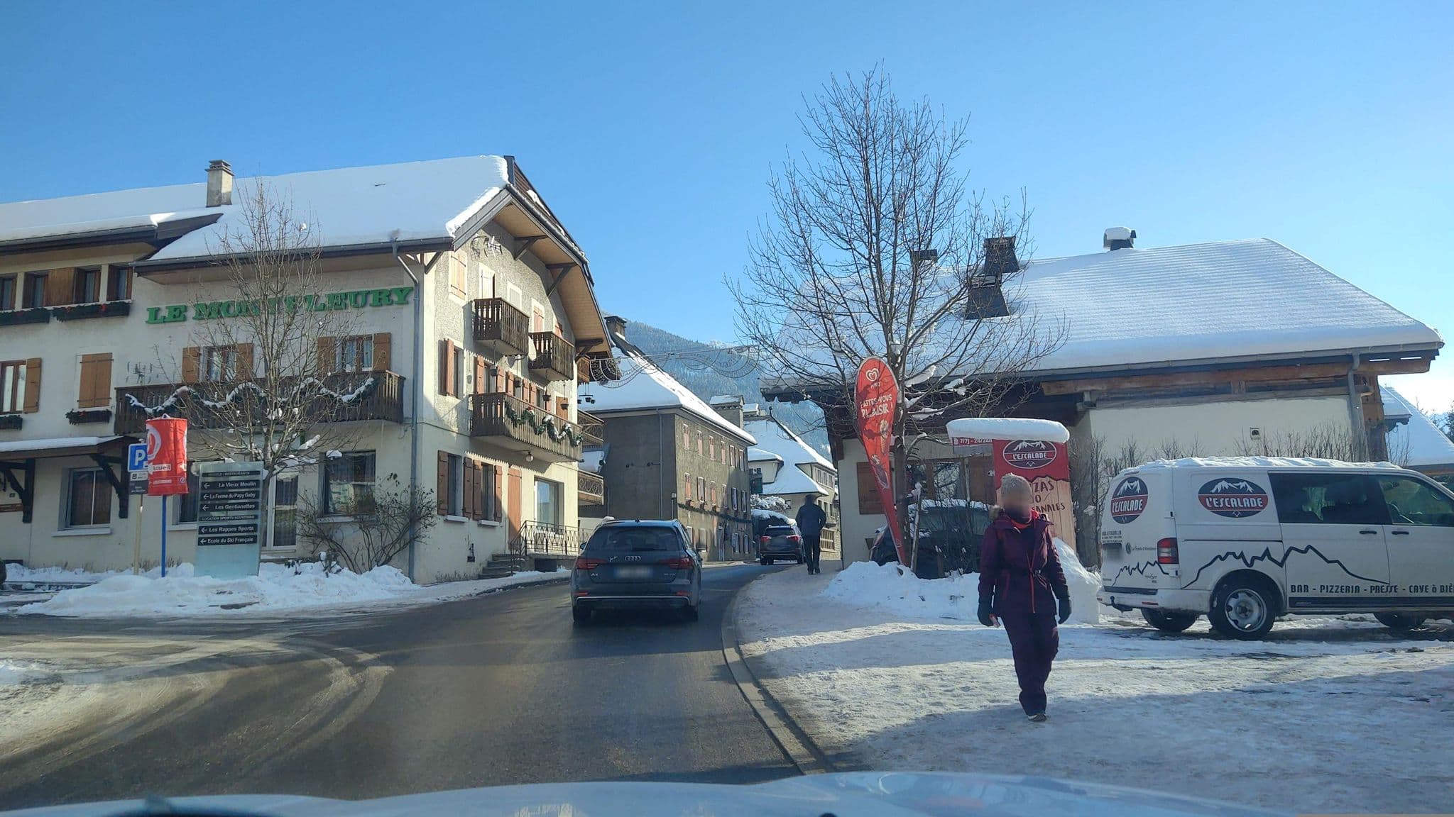 Street view near Le Retro, Châtel — © MatthieuF4FNE (CC BY-SA · Mapillary)