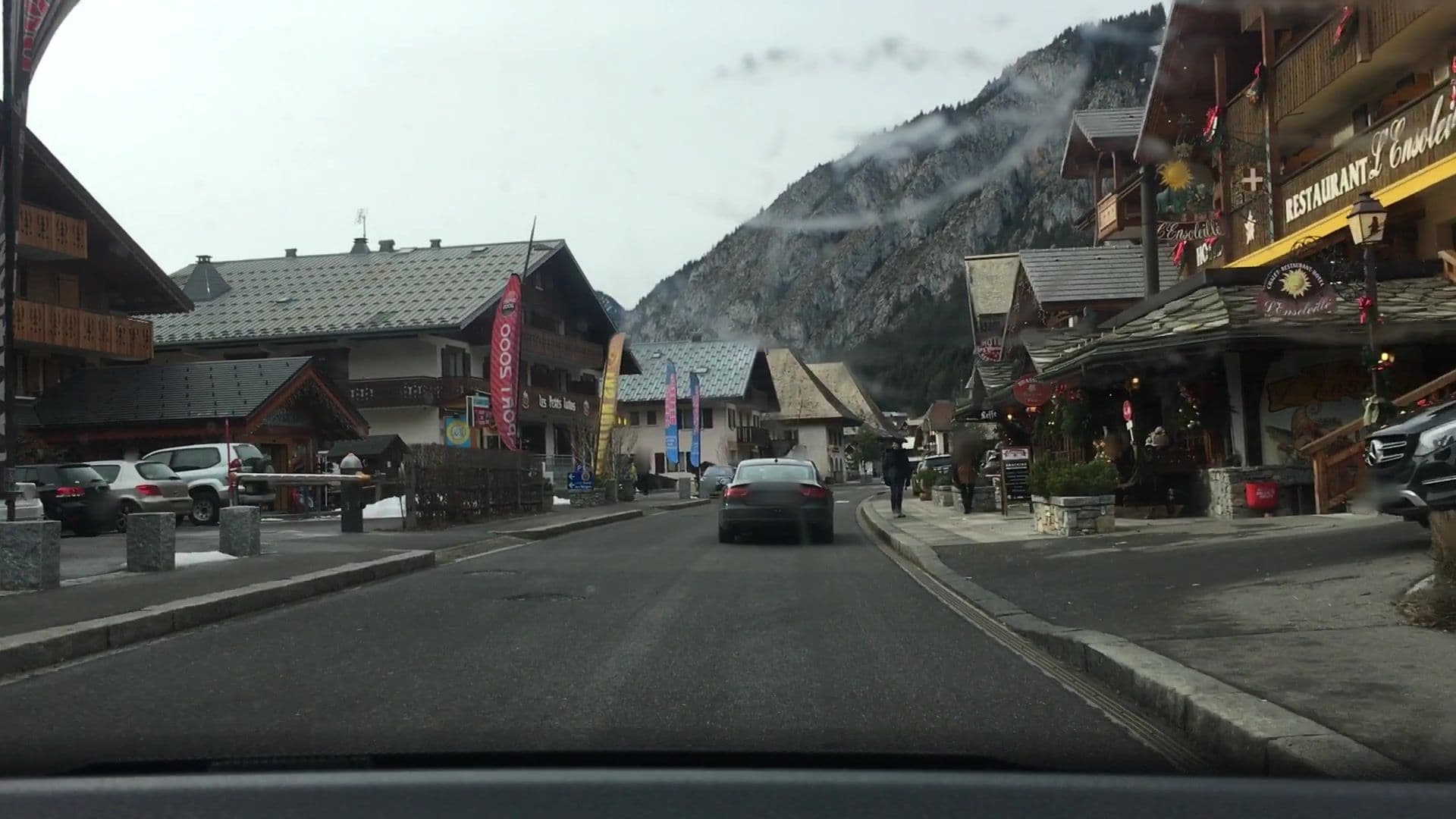 Street view near L'Ensoleillé, Châtel — © lvl5 (CC BY-SA · Mapillary)