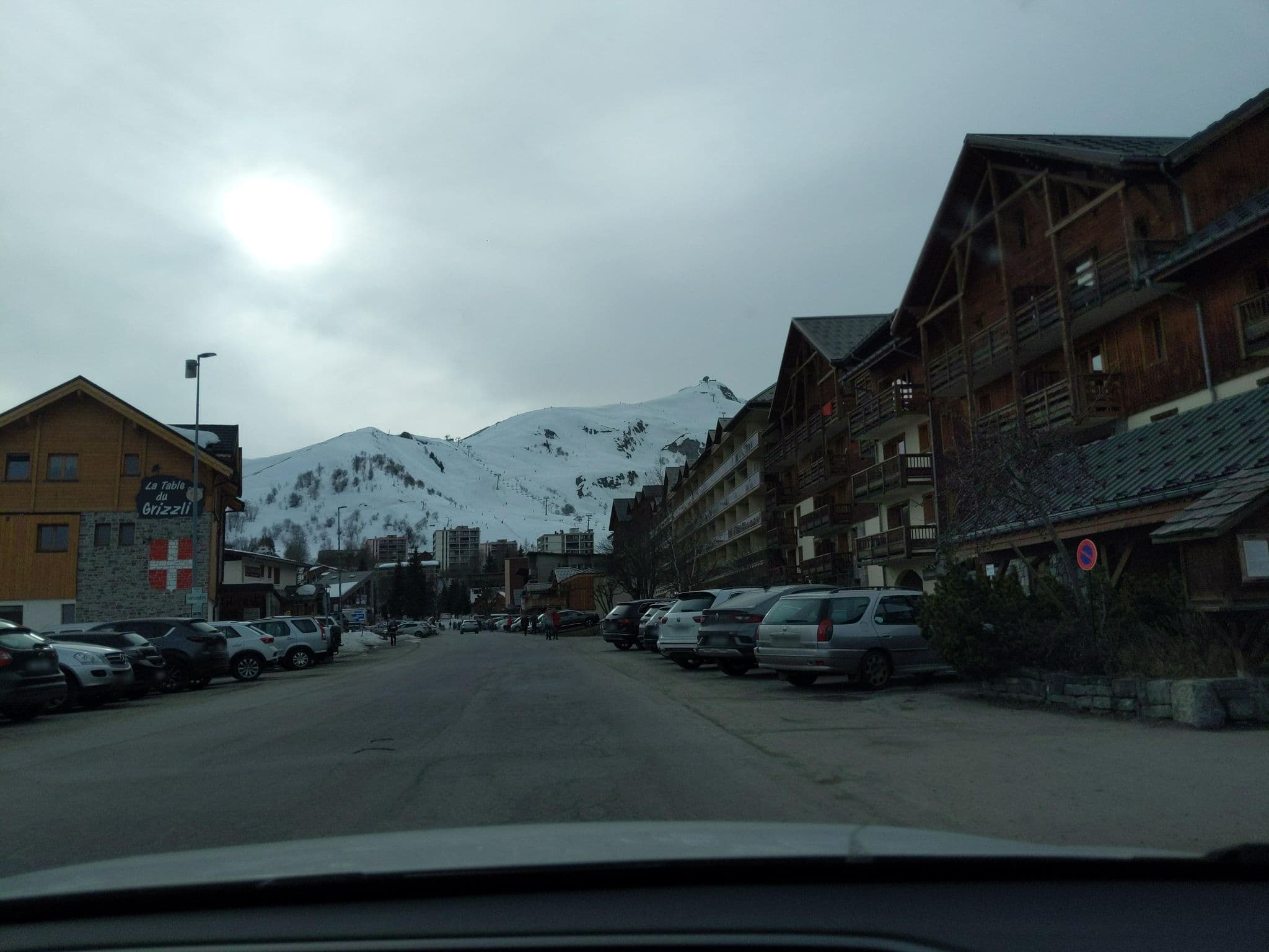 Street view near L'écrin des Sybelles, Saint-Jean-de-Maurienne — © alexmodesto73 (CC BY-SA · Mapillary)